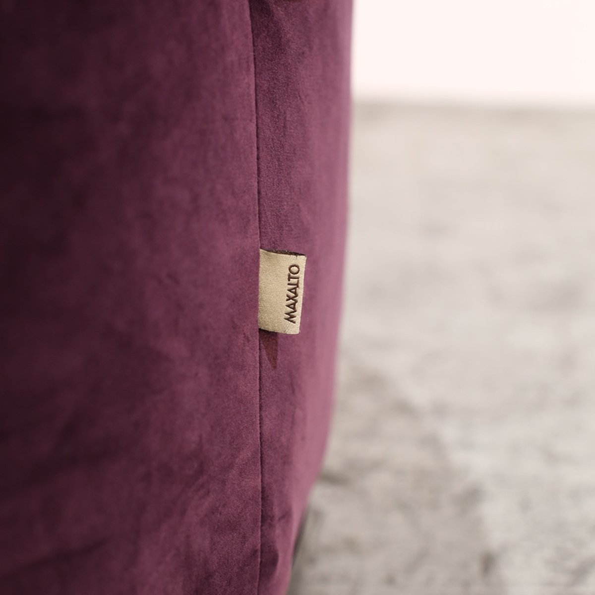 Maxalto Amoenous Swivel Sofa @ REHAUS