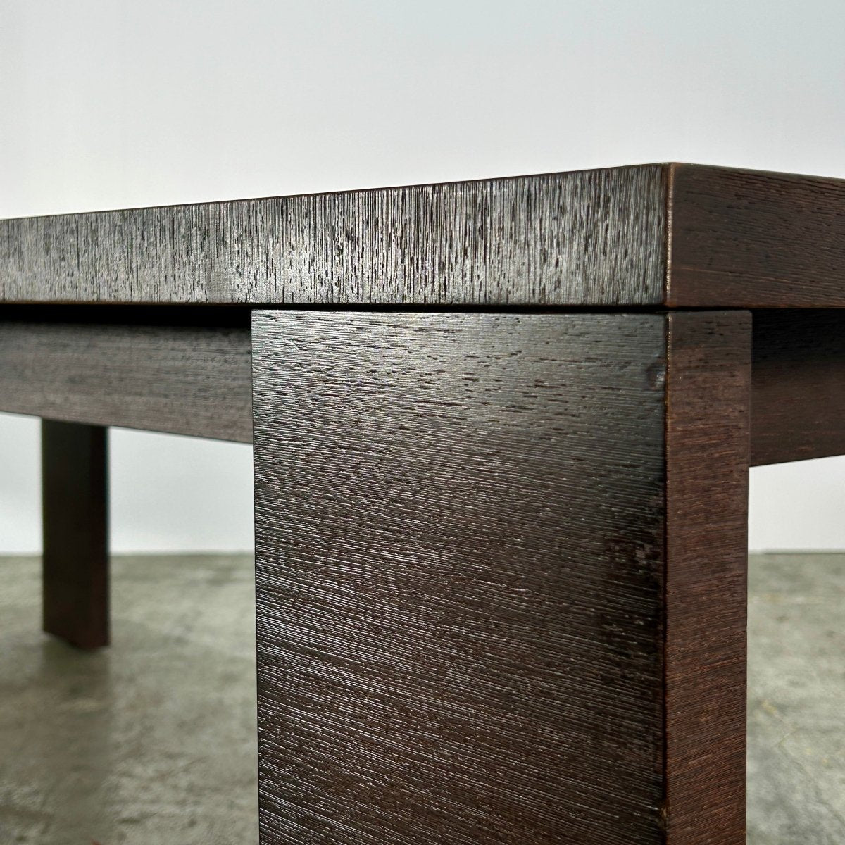 Maxalto Apta Dining Table by Antonio Citterio @ REHAUS