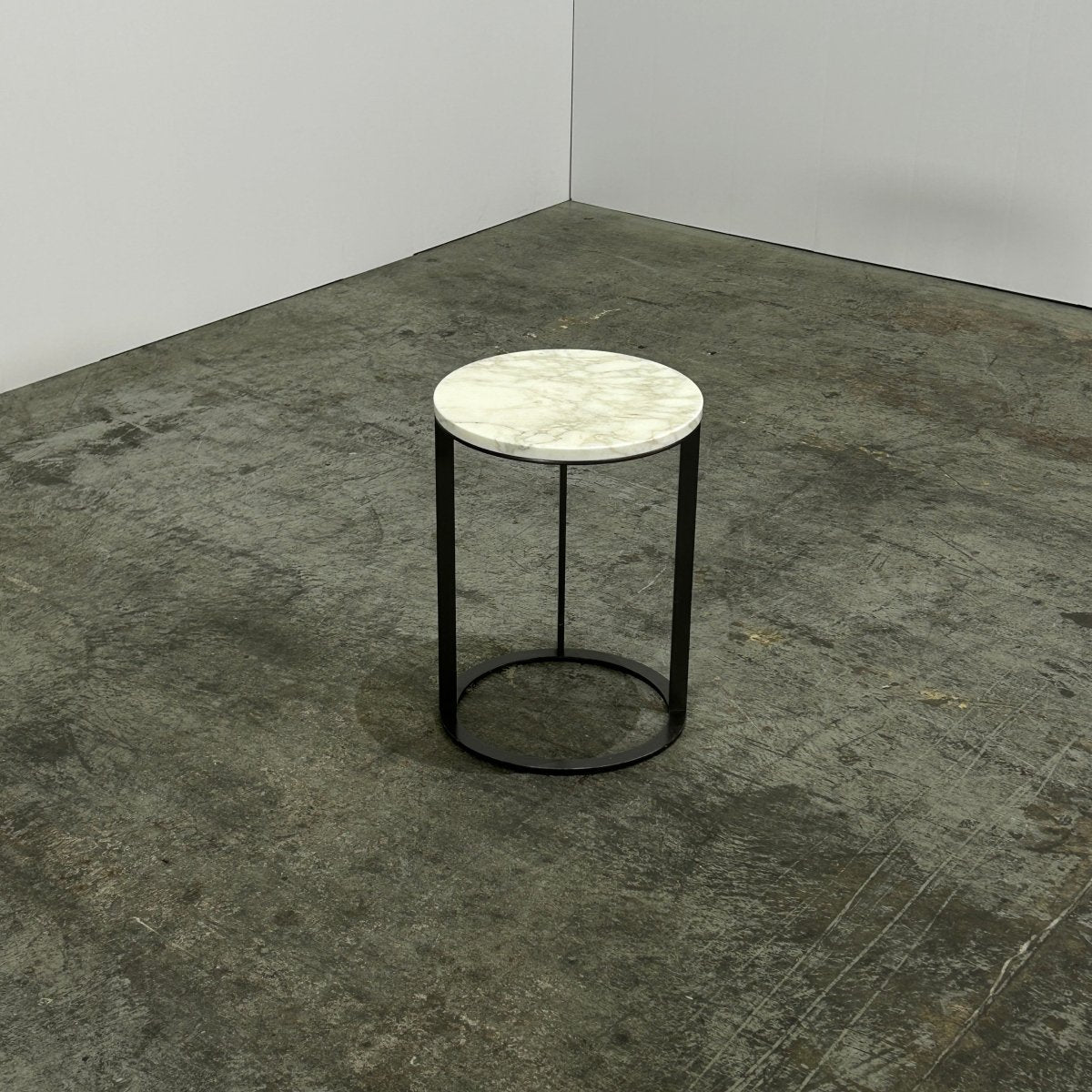 Maxalto B&B Italia Lithos Round Side Table by Antonio Citterio @ REHAUS