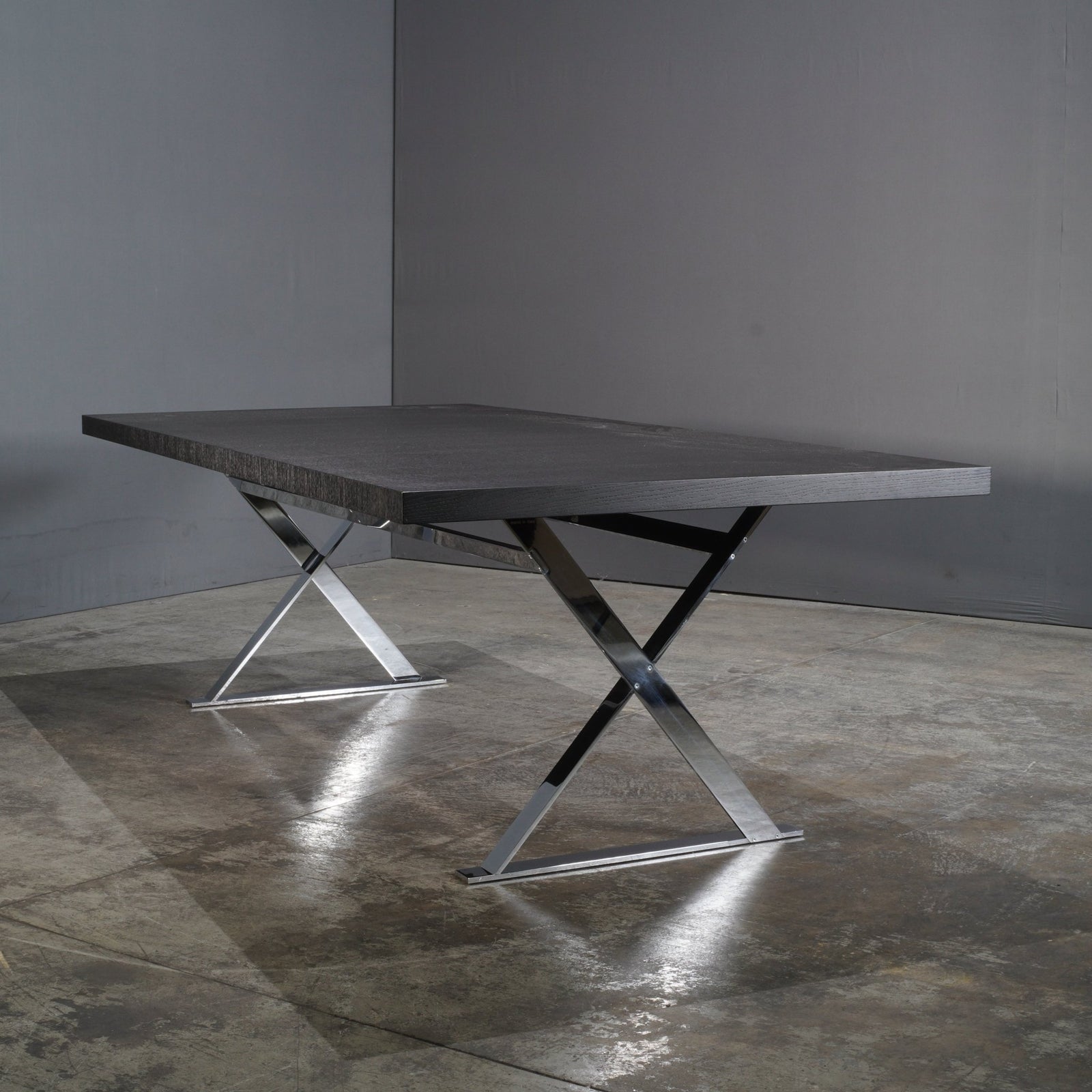 Maxalto Max Black Dining Table by Antonio Citterio @ REHAUS