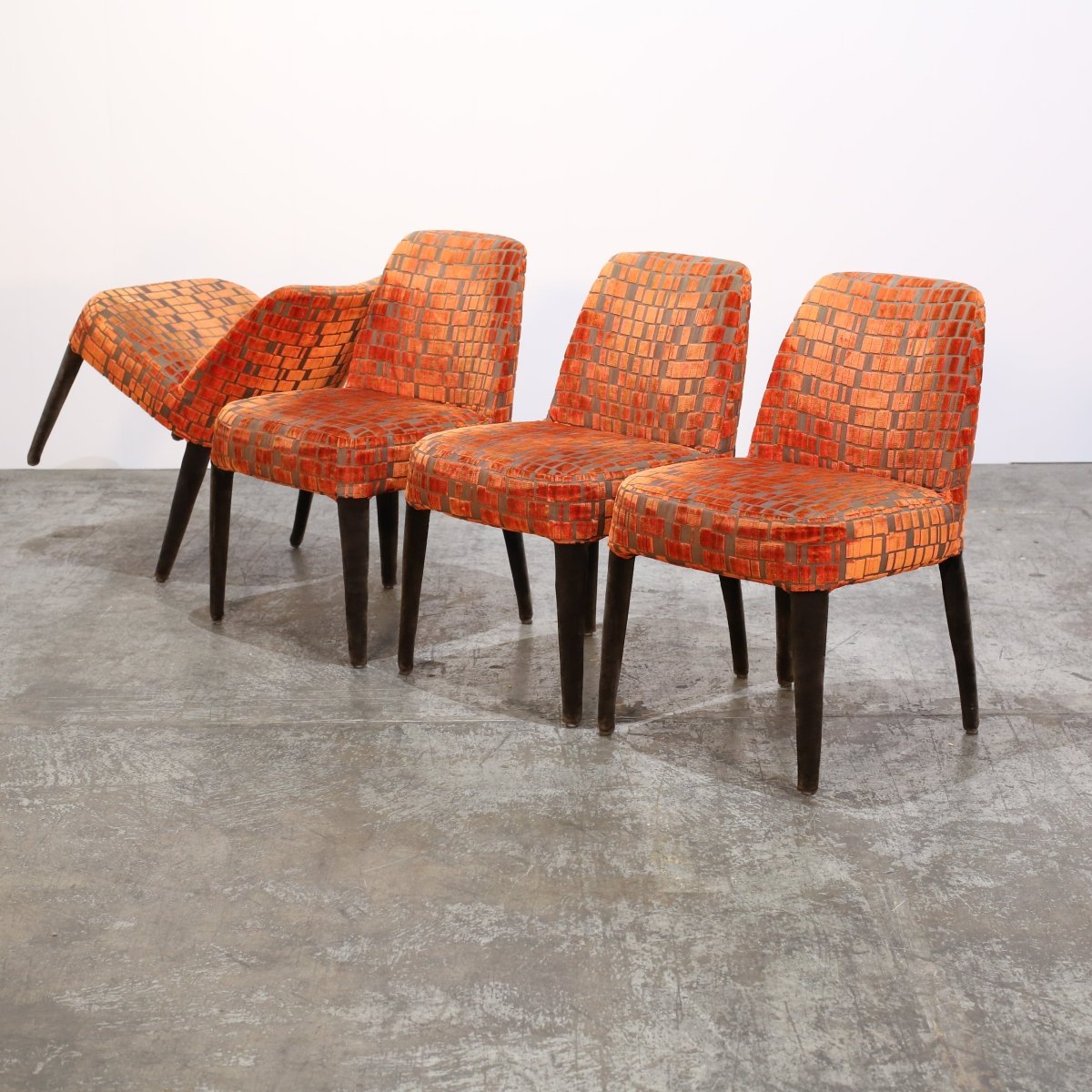 Maxalto Orange Patterned Febo Dining Chairs by Antonio Citterio, Set of Four @ REHAUS