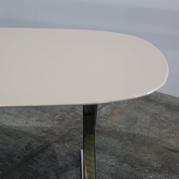 Maxalto Pathos Elliptic Table by Antonio Citterio @ REHAUS