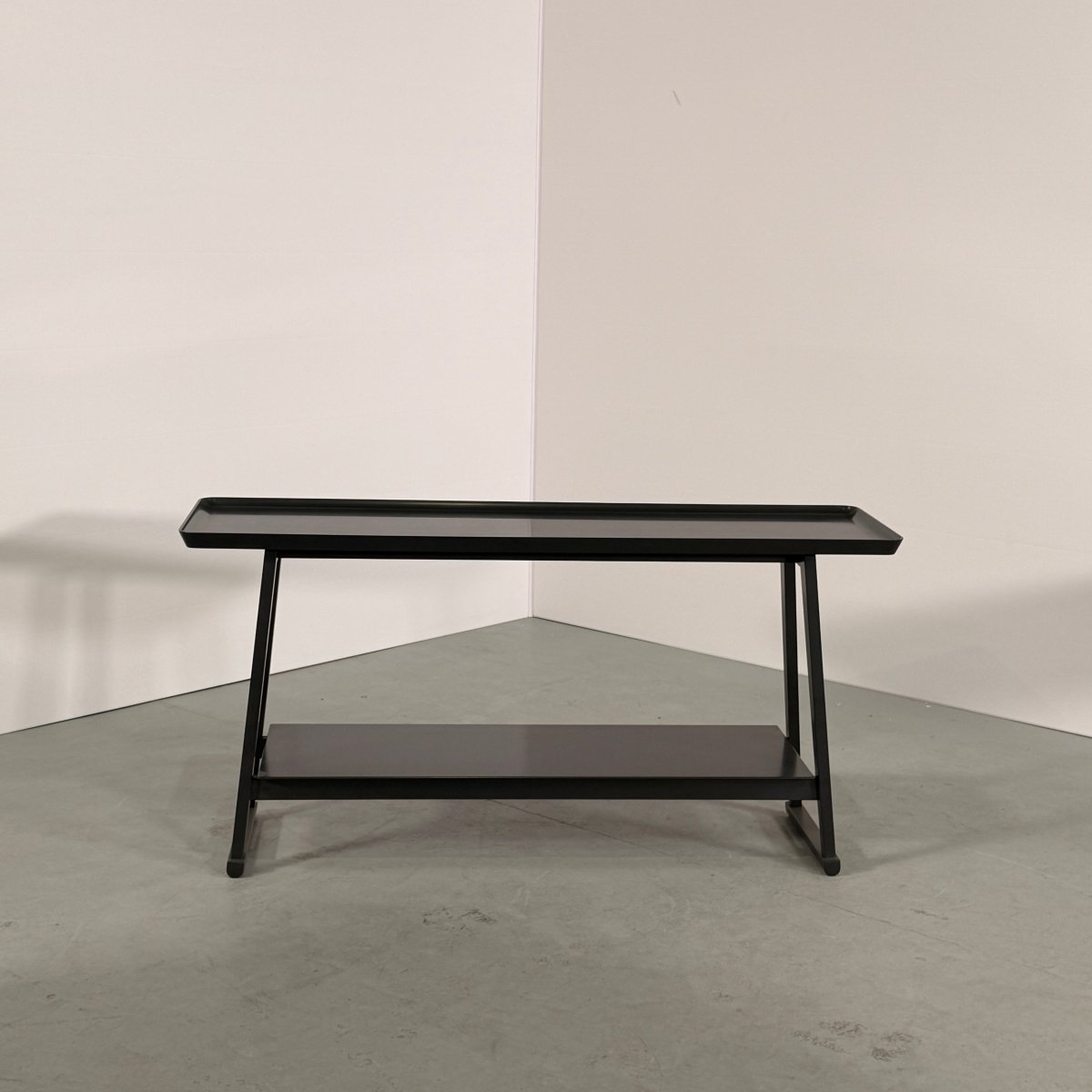 Maxalto Recipio Console Table by Antonio Citterio @ REHAUS