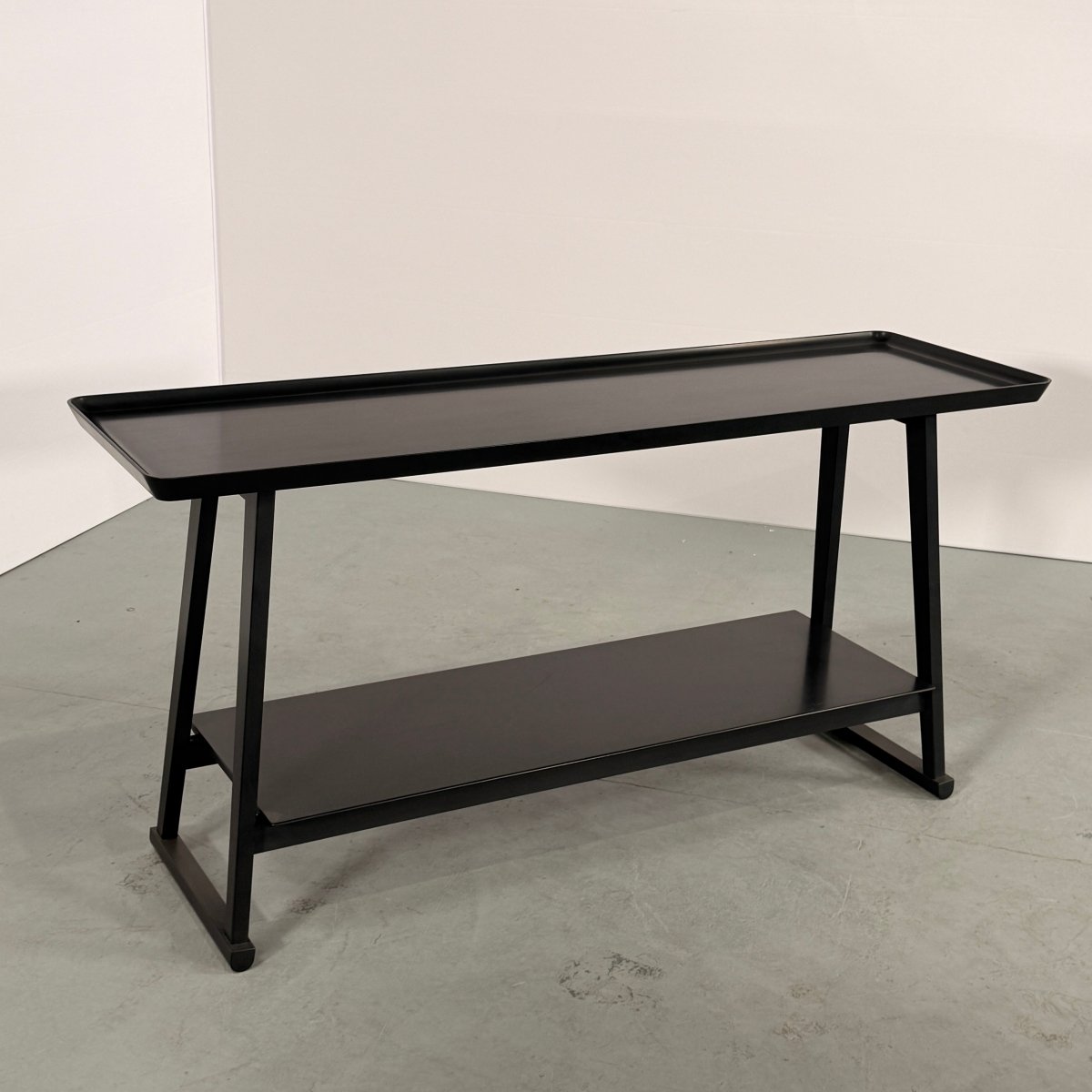Maxalto Recipio Console Table by Antonio Citterio @ REHAUS