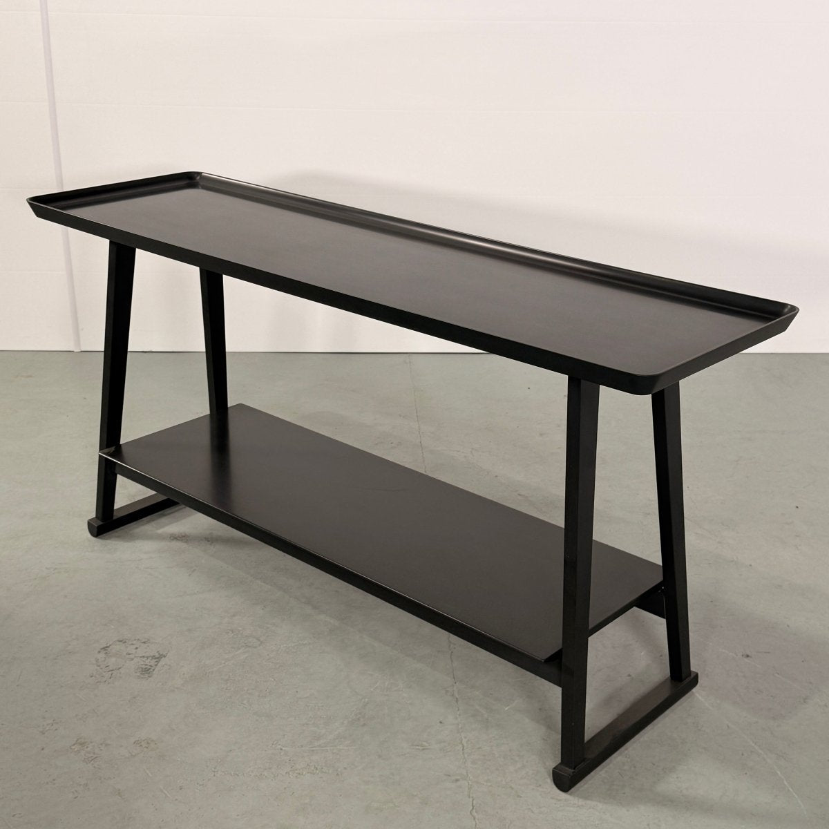 Maxalto Recipio Console Table by Antonio Citterio @ REHAUS