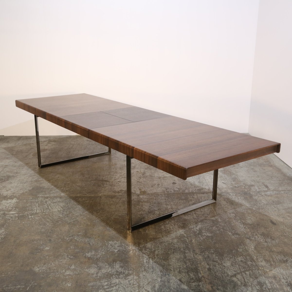Maxalto Recipio Dining Table by Antonio Citterio @ REHAUS