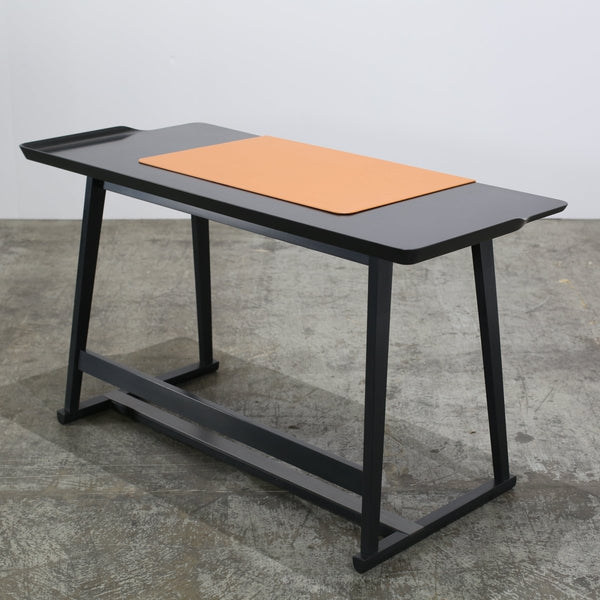 Maxalto Recipio Writing Desk by Antonio Citterio @ REHAUS