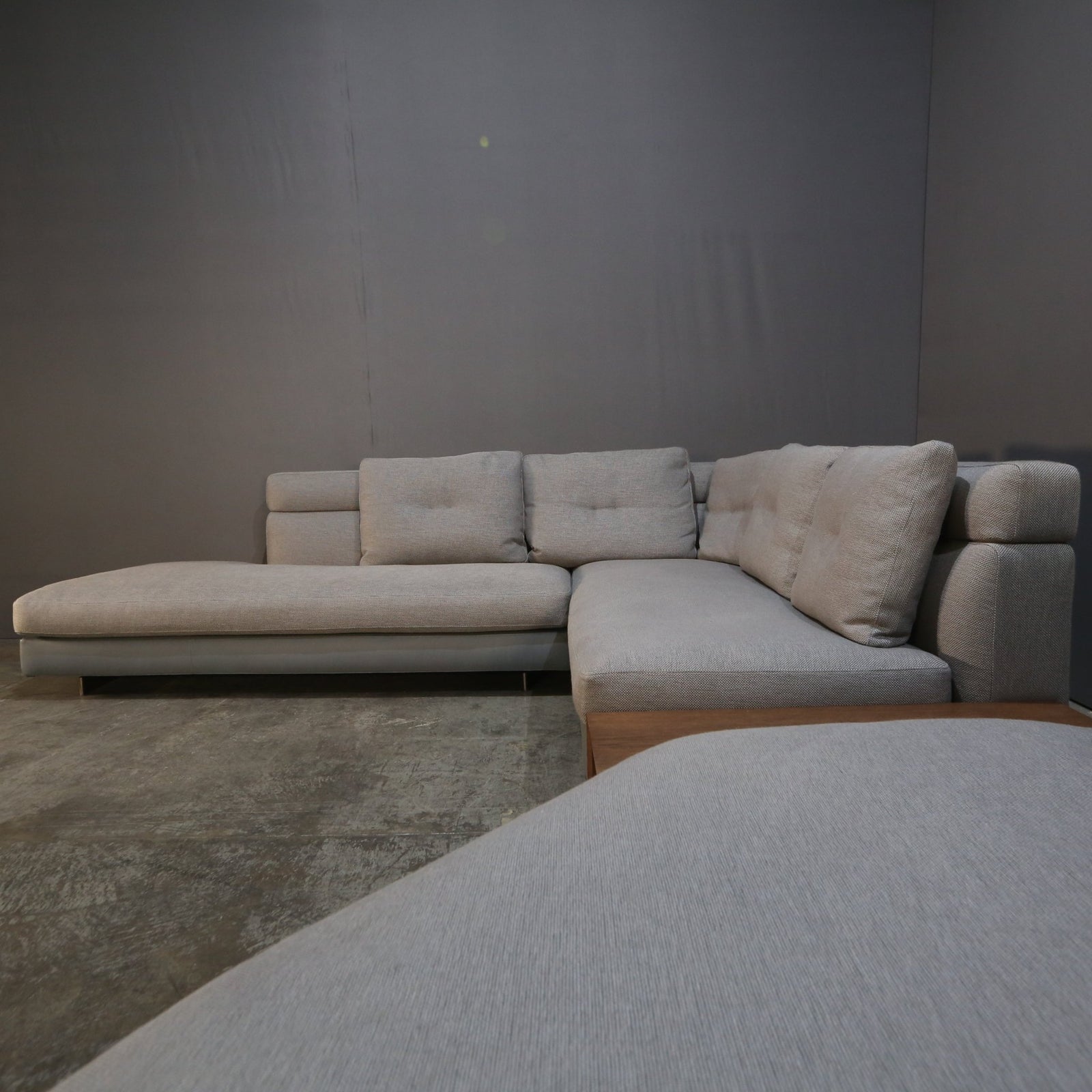 Minotti Alexander Sofa by Rodolfo Dordoni @ REHAUS