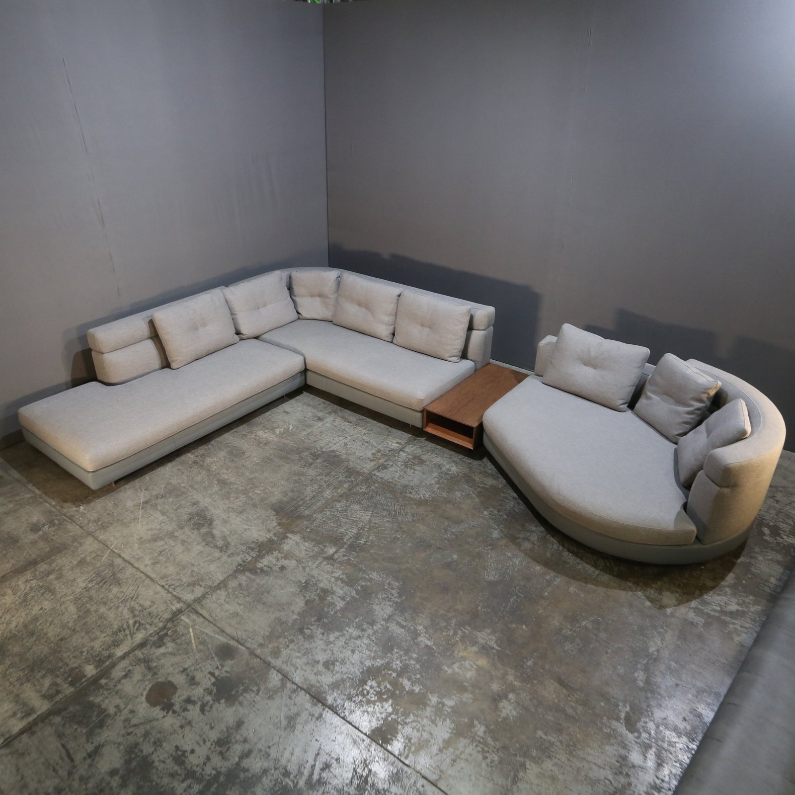 Minotti Alexander Sofa by Rodolfo Dordoni @ REHAUS