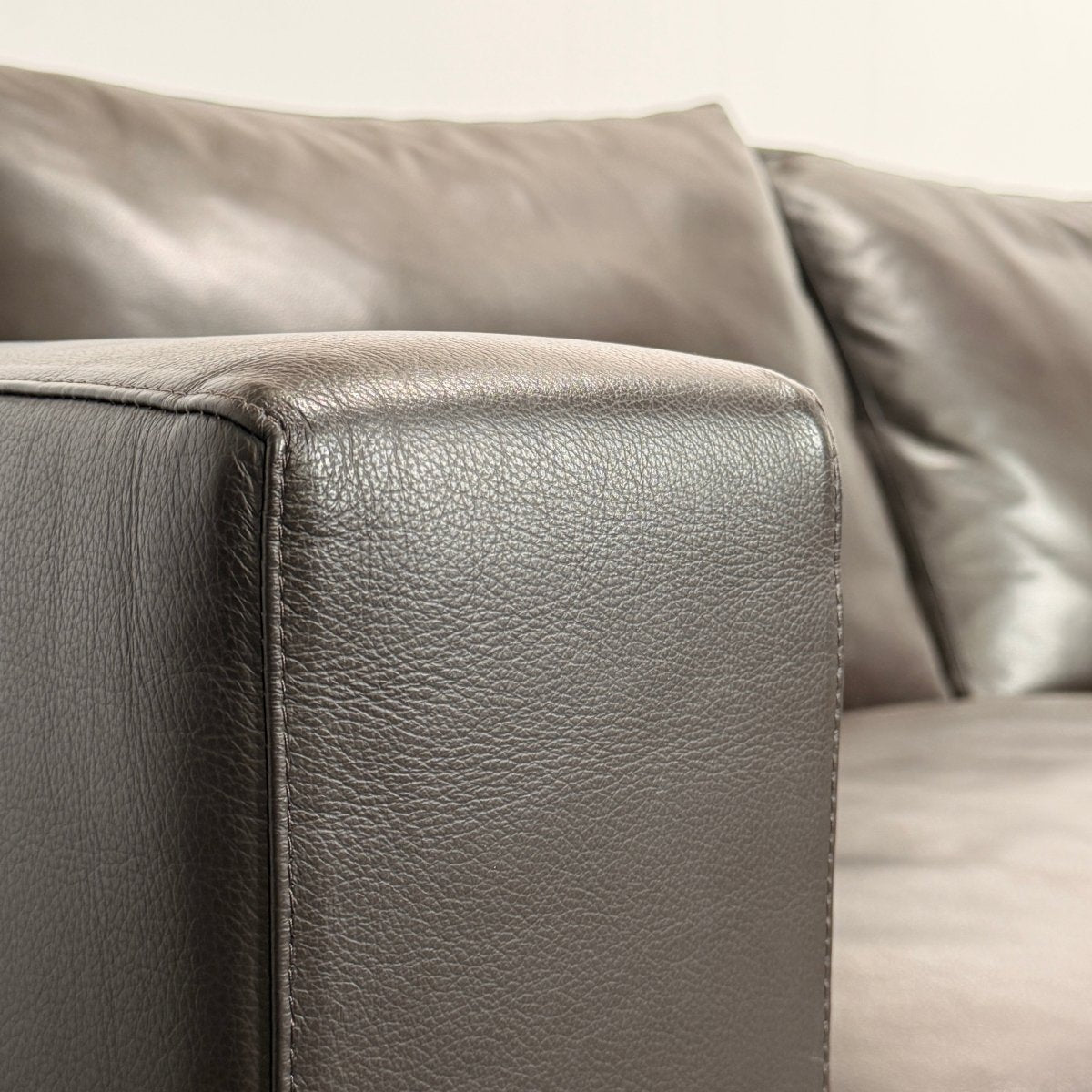Minotti Andersen Leather Three Seater Sofa by Rodolfo Dordoni @ REHAUS