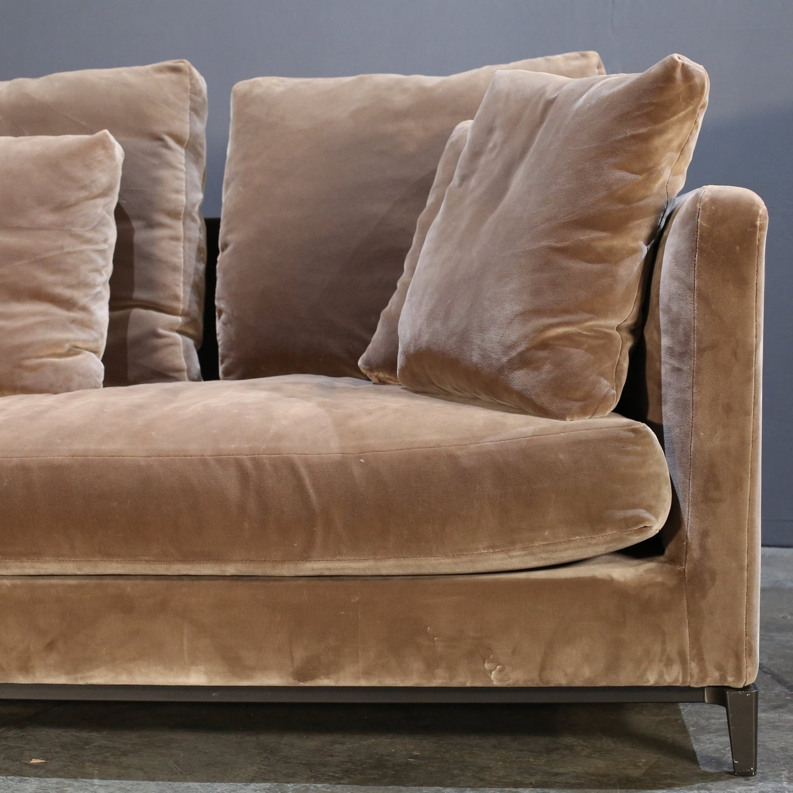 Minotti Andersen Six Seater Slim Sofa by Rodolfo Dordoni @ REHAUS