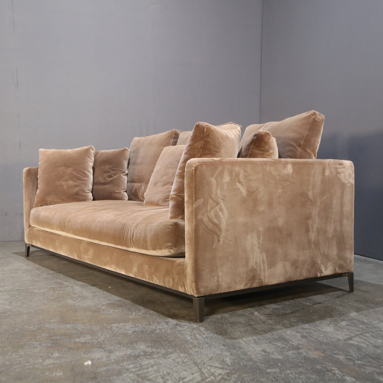 Minotti Andersen Six Seater Slim Sofa by Rodolfo Dordoni @ REHAUS