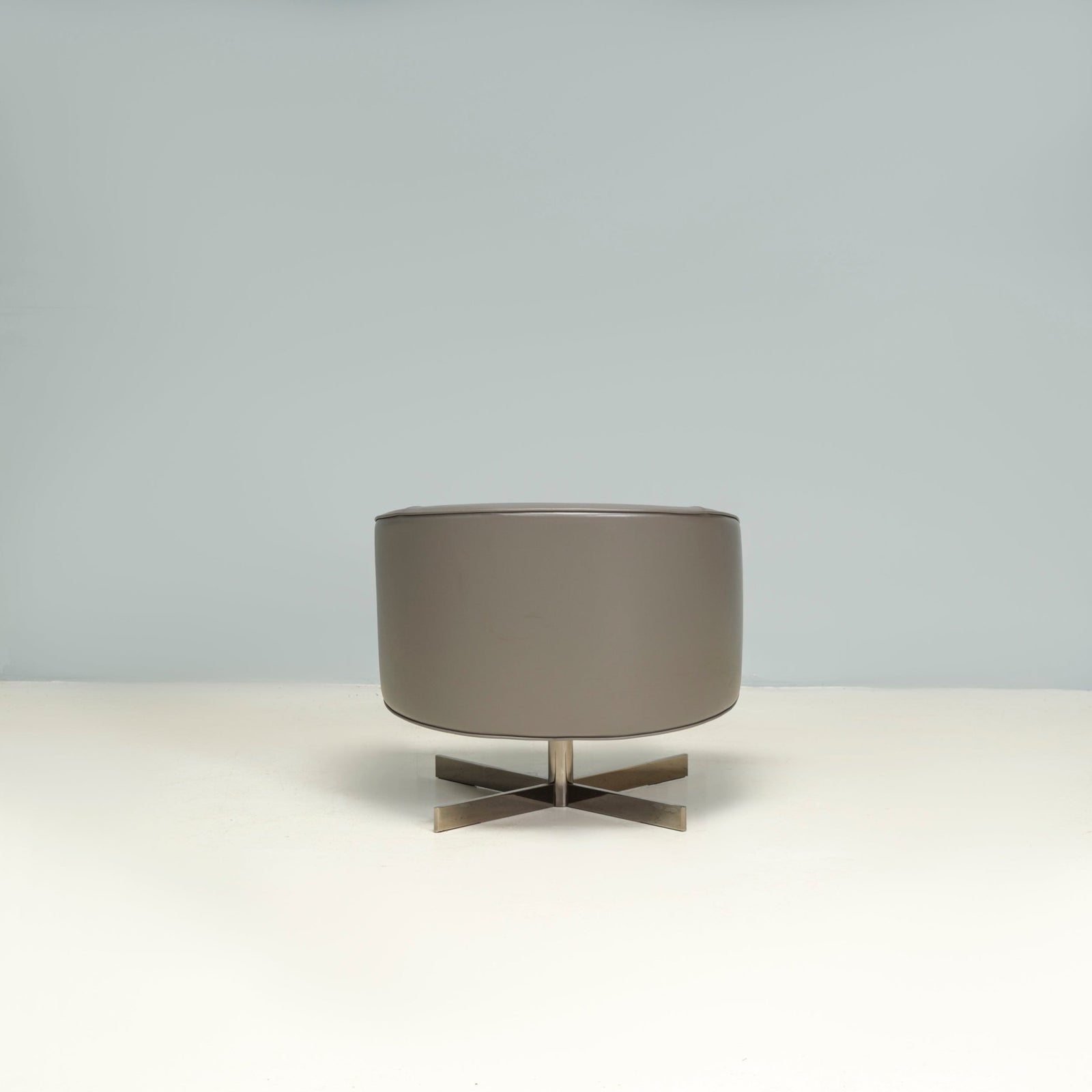 Minotti by Rodolfo Dordoni Grey Leather Martin Armchair - REHAUS - Minotti