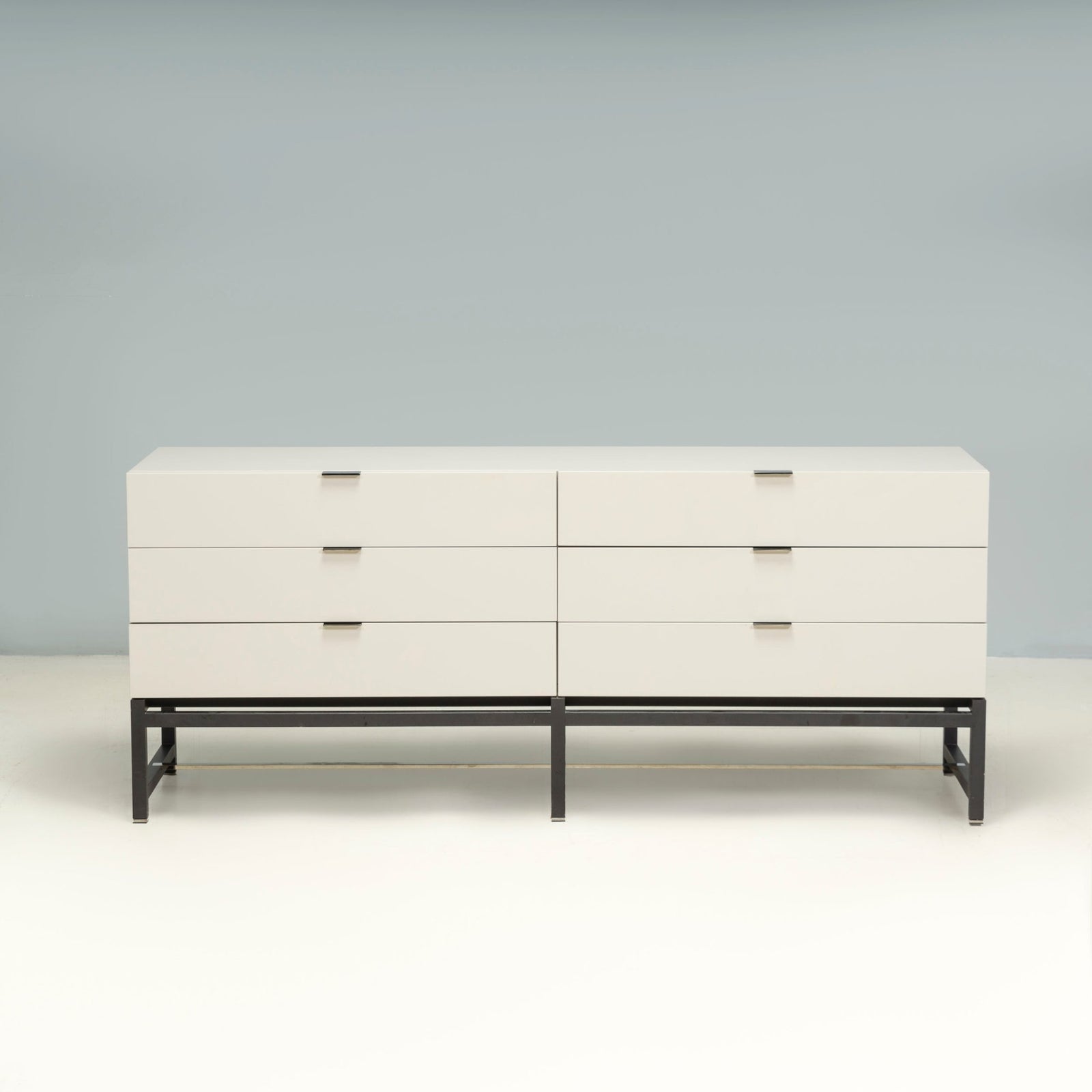 Minotti by Rodolfo Dordoni White Lacquer Harvey Chest of Drawers - REHAUS - Rodolfo Dordoni
