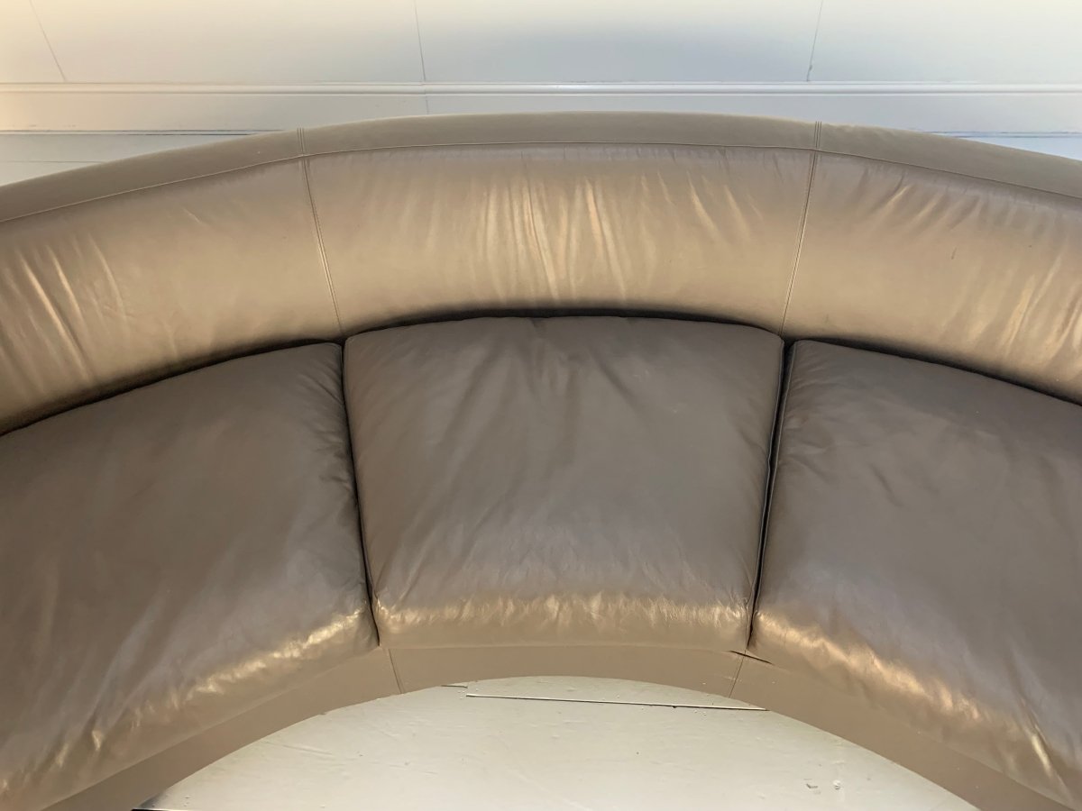 Minotti Dubuffet Curved Sofa - in Dark Grey Pelle Leather @ REHAUS
