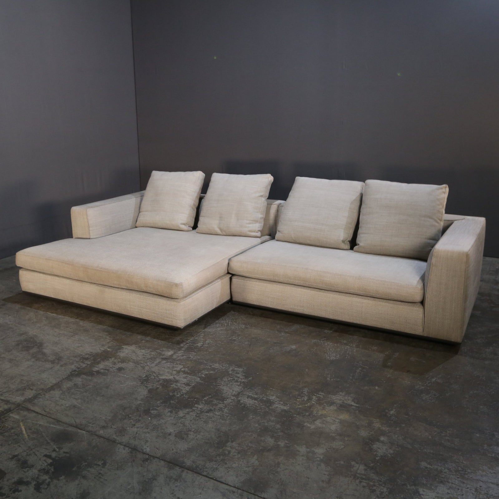 Minotti Hamilton Sofa with Chaise by Rodolfo Dordoni @ REHAUS