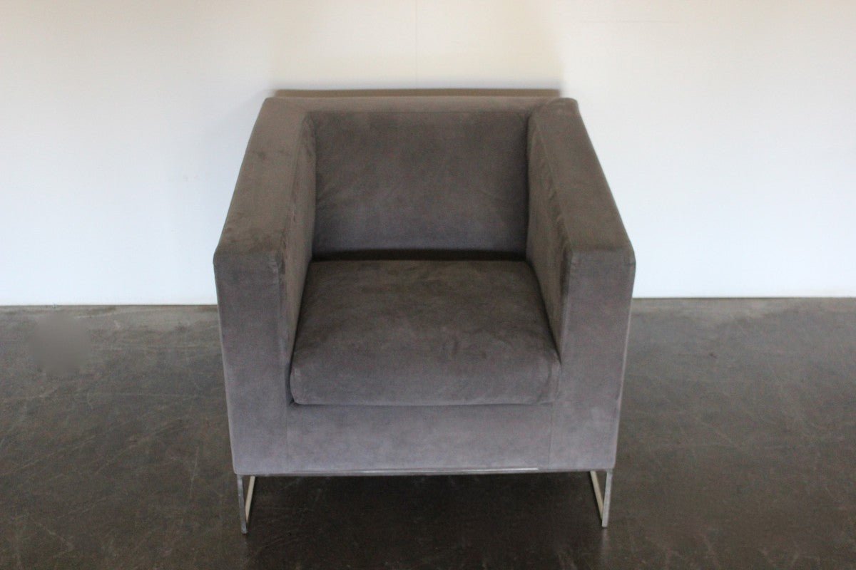 Minotti Klee Armchair in Grey Alcantara @ REHAUS