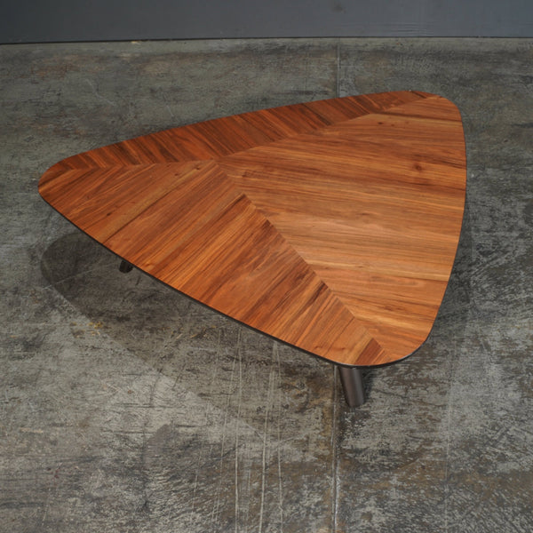 Minotti Sullivan Triangular Coffee Table by Rodolfo Dordoni @ REHAUS