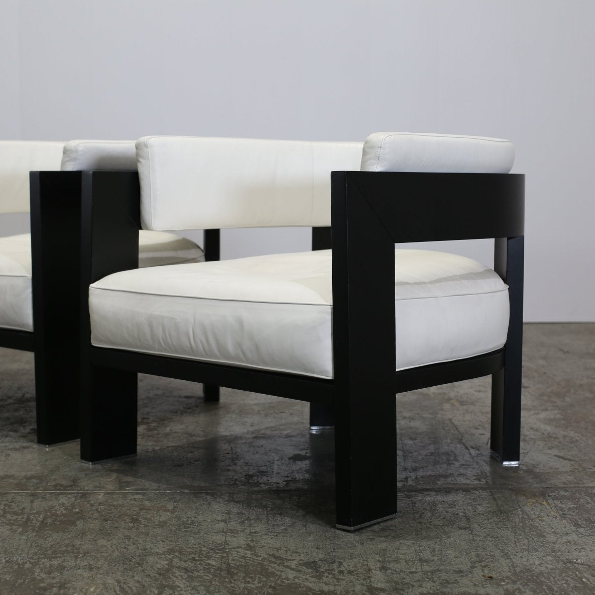 Minotti Warhol Blac Lac Armchairs, Set of Two @ REHAUS