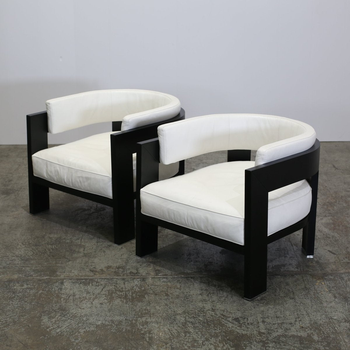 Minotti Warhol Blac Lac Armchairs, Set of Two @ REHAUS