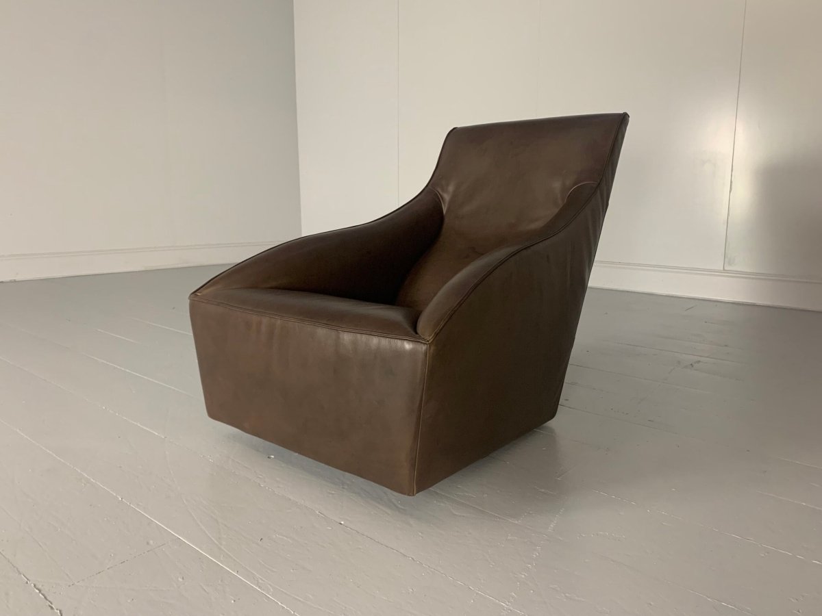 Molteni & C Doda Armchair - In Pale - Walnut Brown Leather @ REHAUS