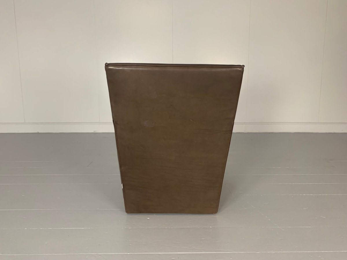 Molteni & C Doda Armchair - In Pale - Walnut Brown Leather @ REHAUS