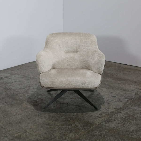 Molteni Kensington Armchair by Rodolfo Dordoni @ REHAUS