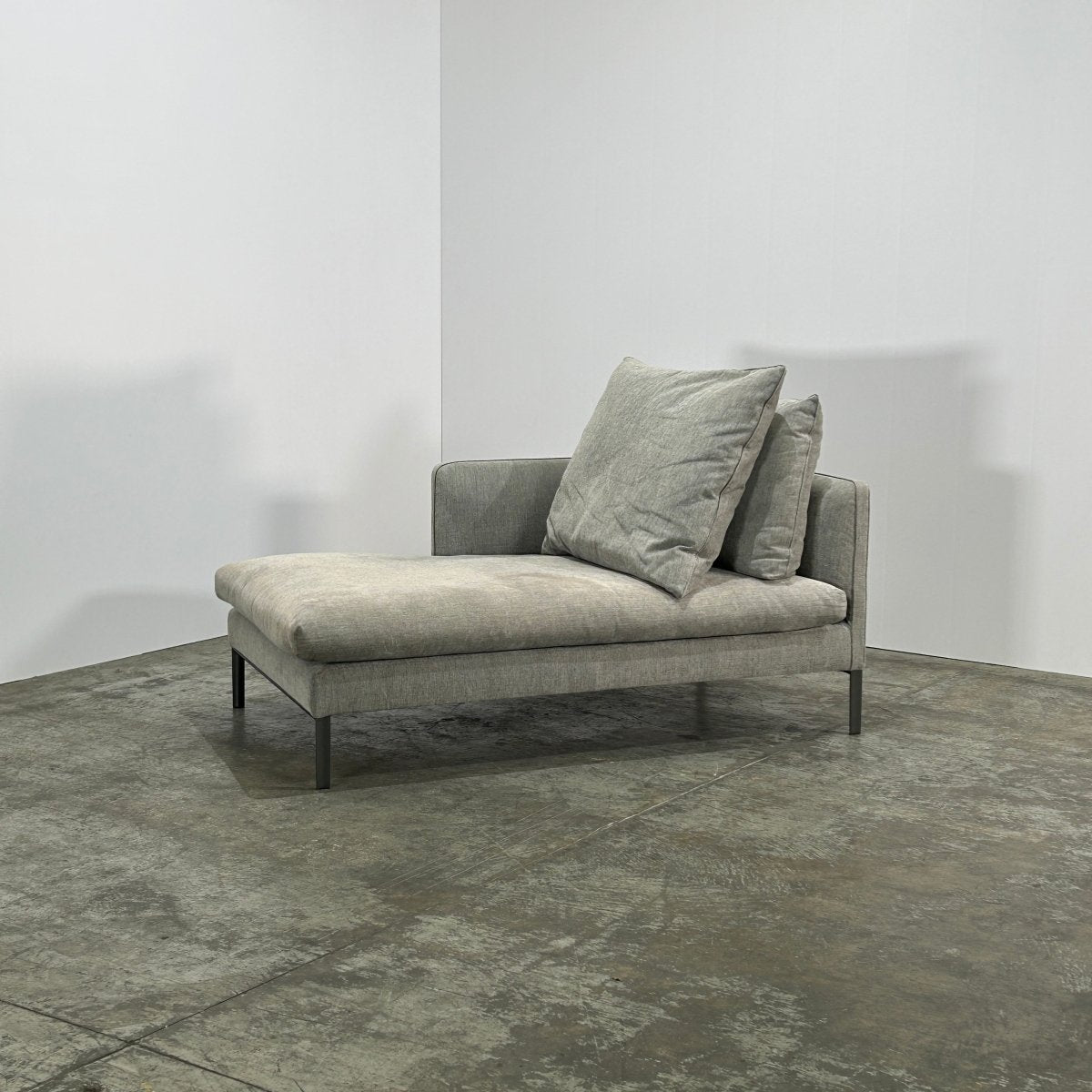Molteni&C Paul Grey Chaise Longue by Vincent Van Duysen @ REHAUS