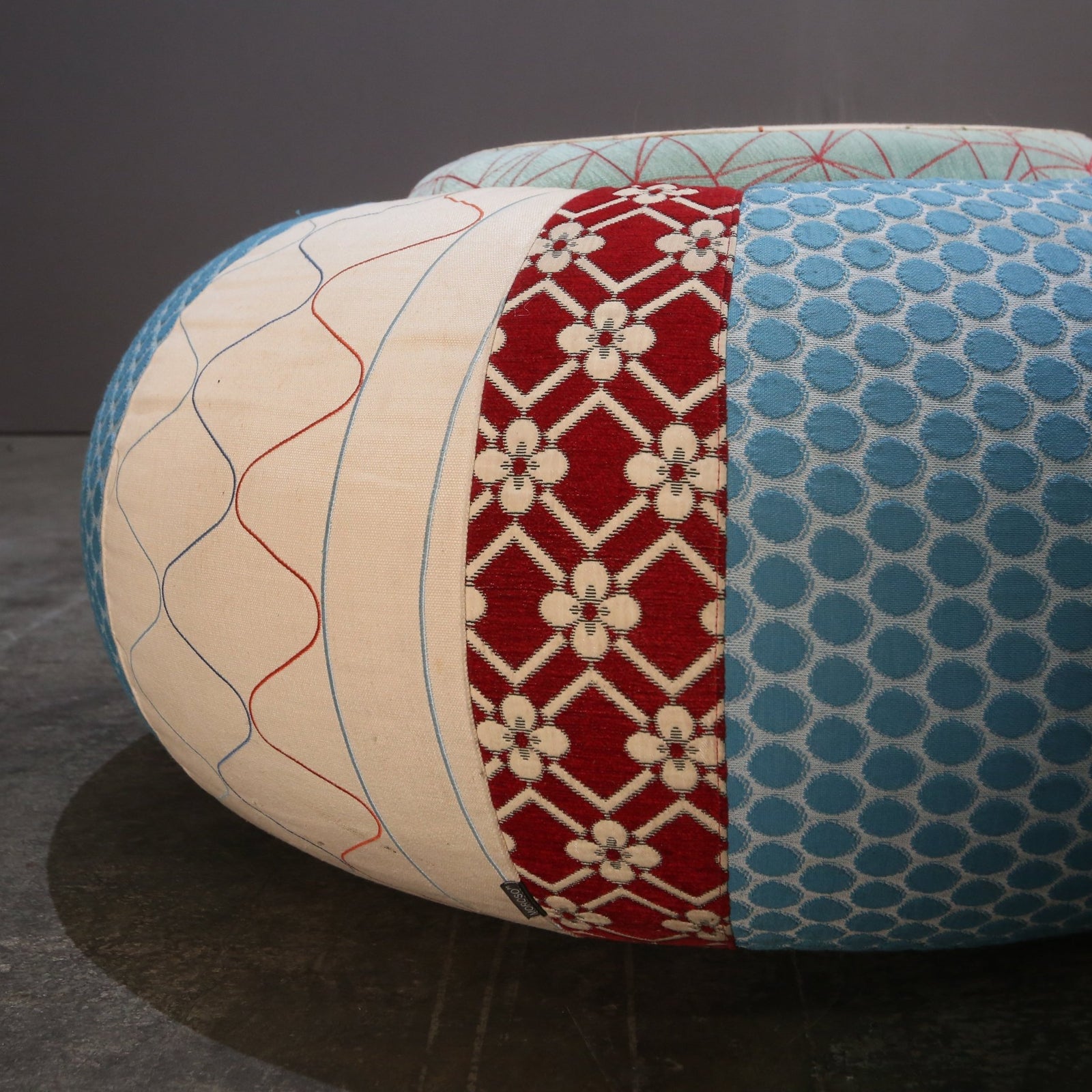 Moroso Donut Pouf by Edward Van Vliet @ REHAUS