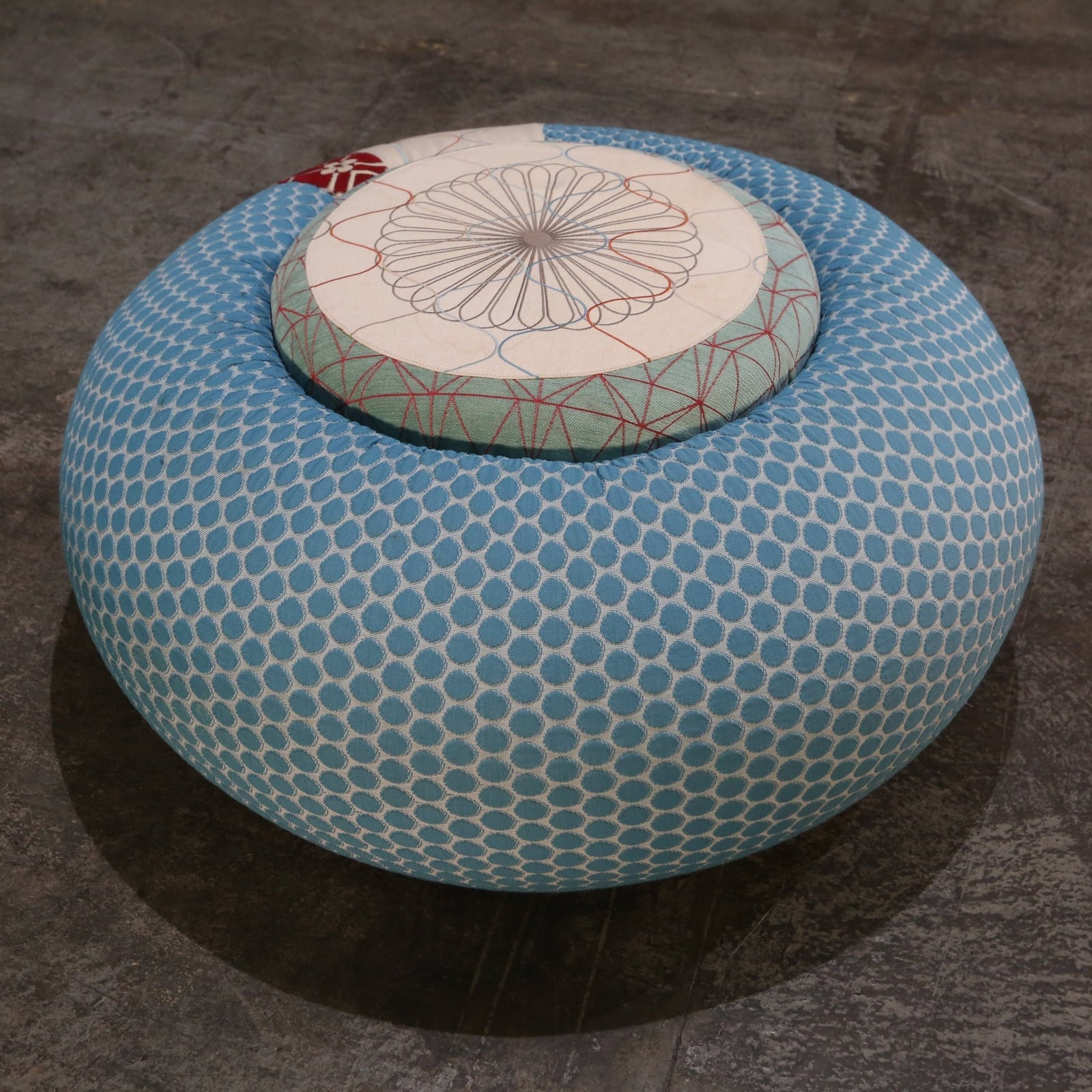 Moroso Donut Pouf by Edward Van Vliet @ REHAUS