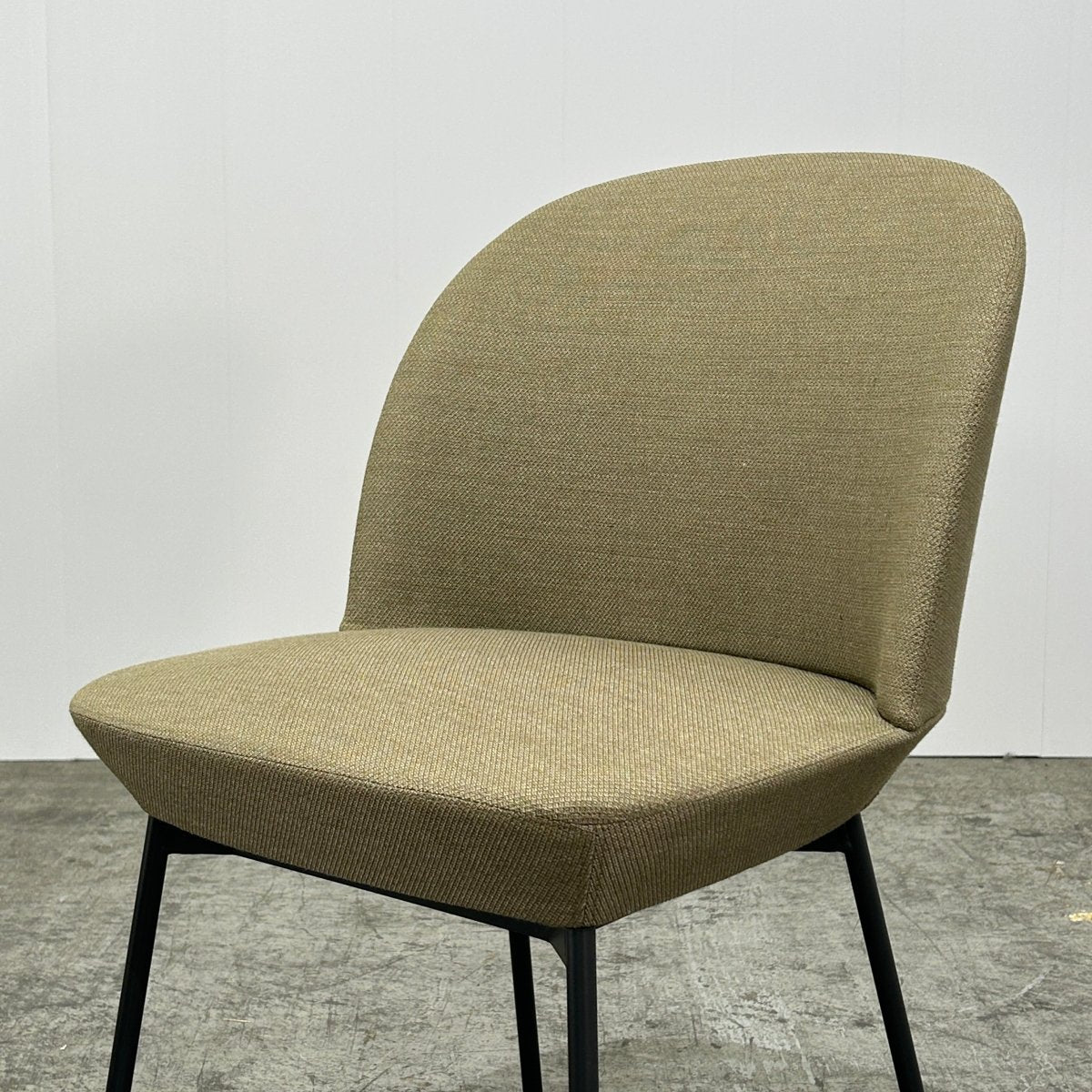 Muuto Khaki Oslo Chairs, Set of Eight @ REHAUS