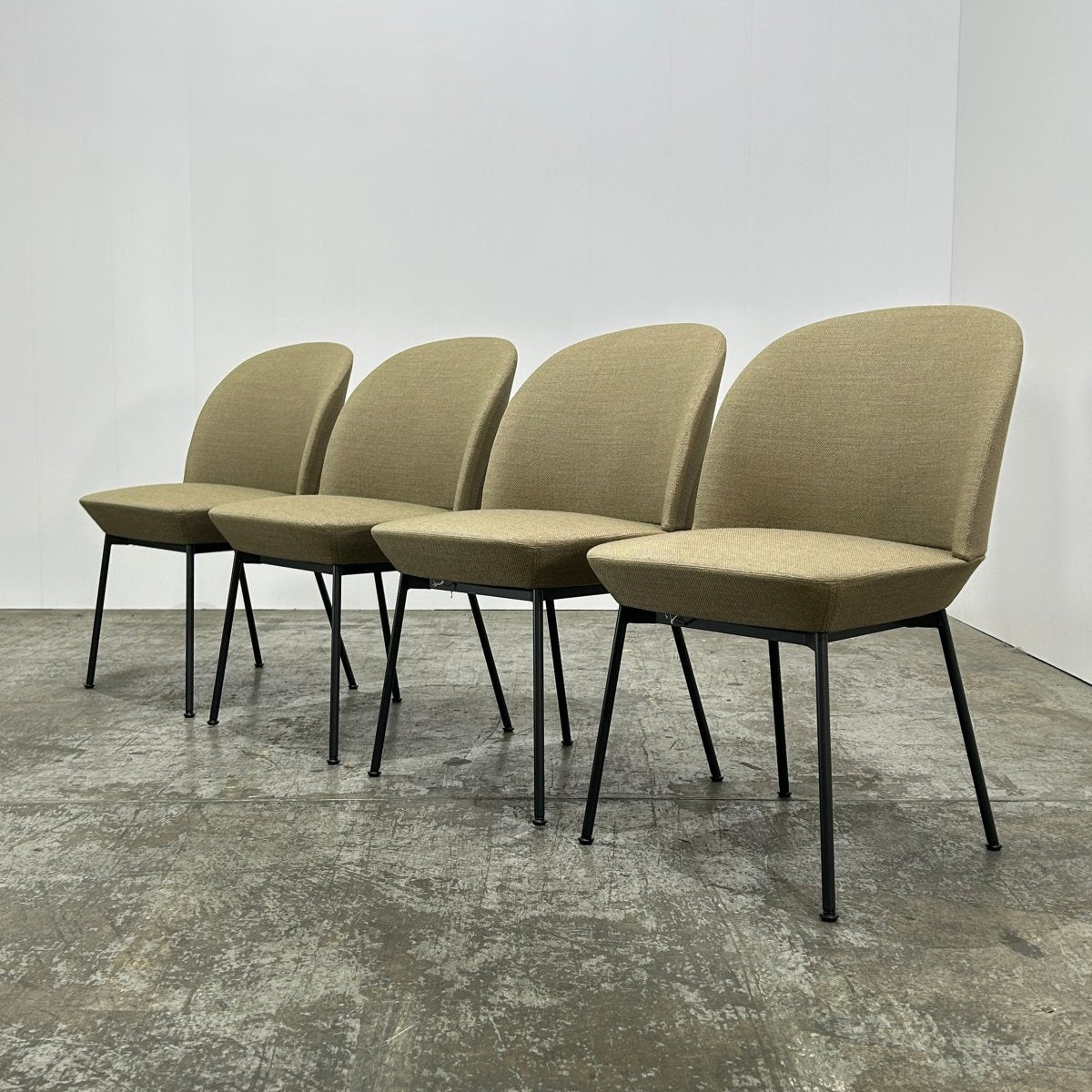 Muuto Khaki Oslo Chairs, Set of Eight @ REHAUS
