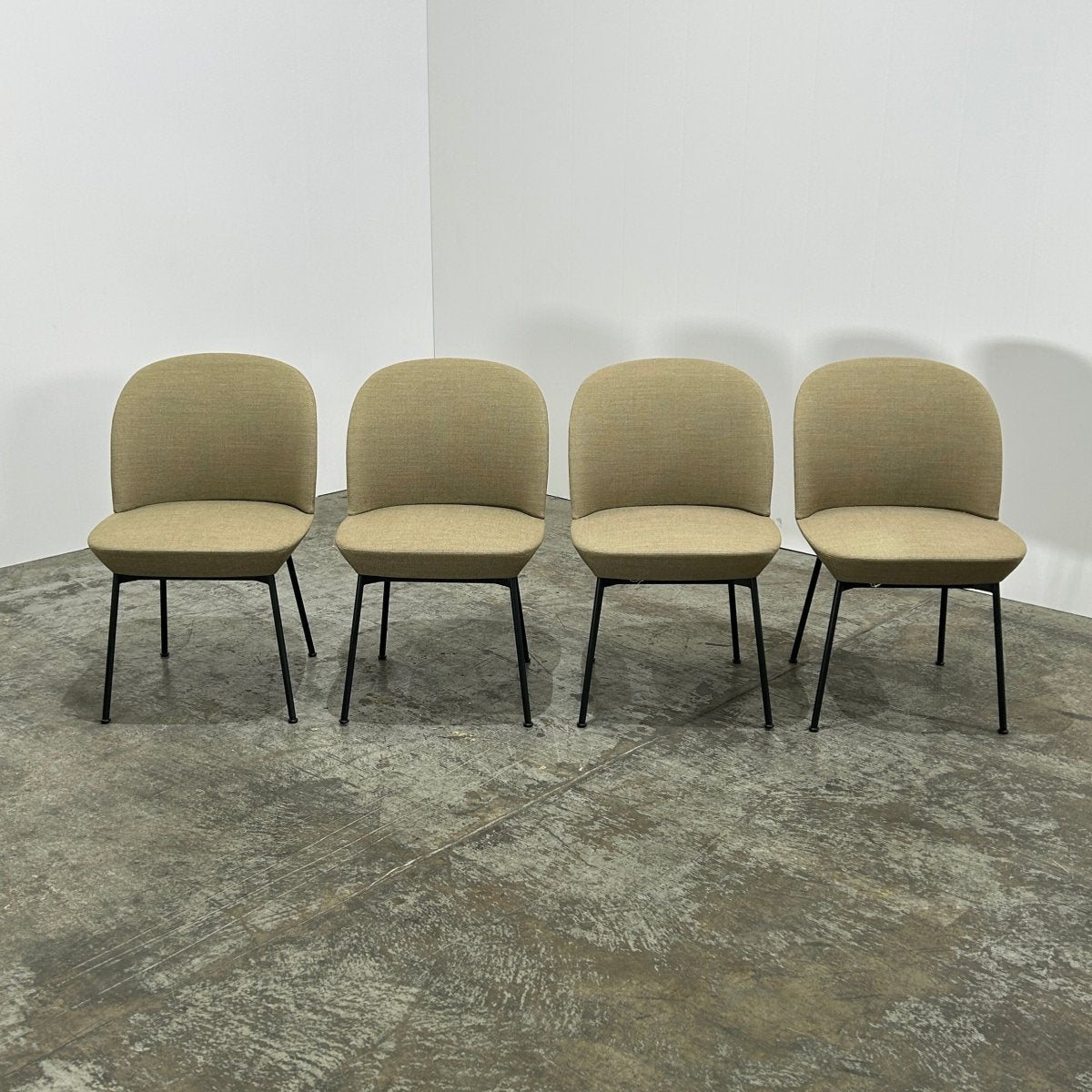 Muuto Khaki Oslo Chairs, Set of Eight @ REHAUS