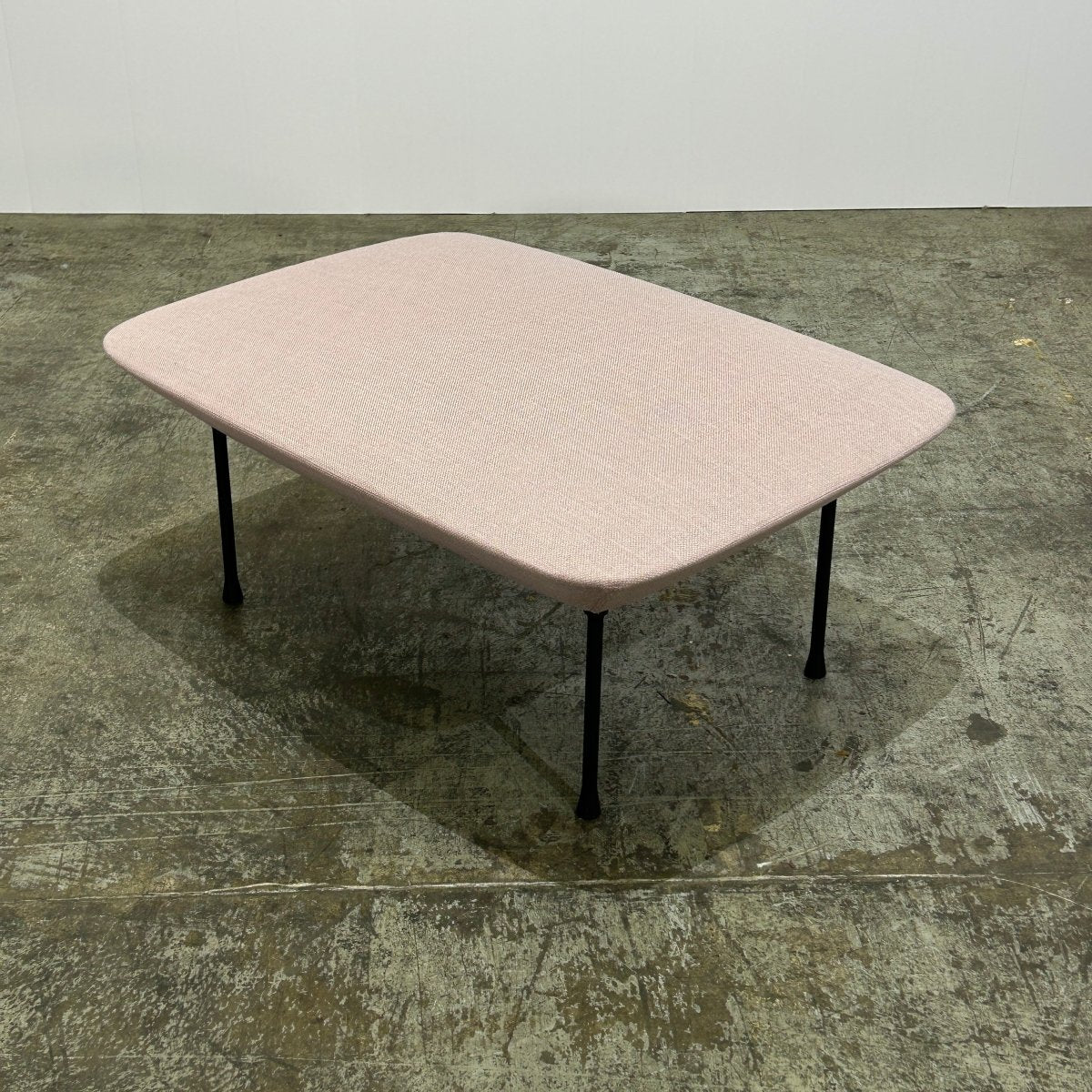 Muuto Pink Oslo Pouf @ REHAUS