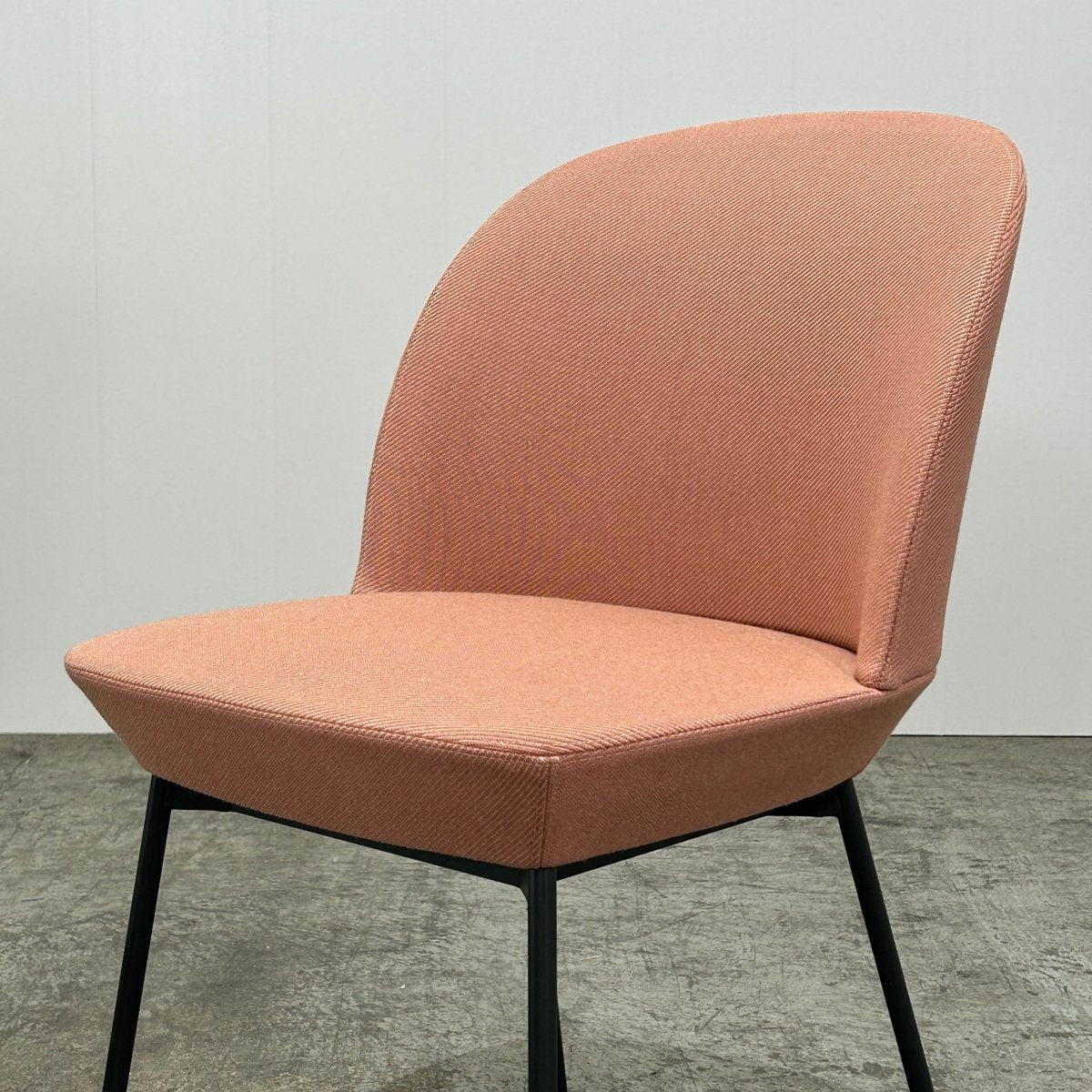 Muuto Salmon Oslo Side Chair by Anderssen and Voll @ REHAUS