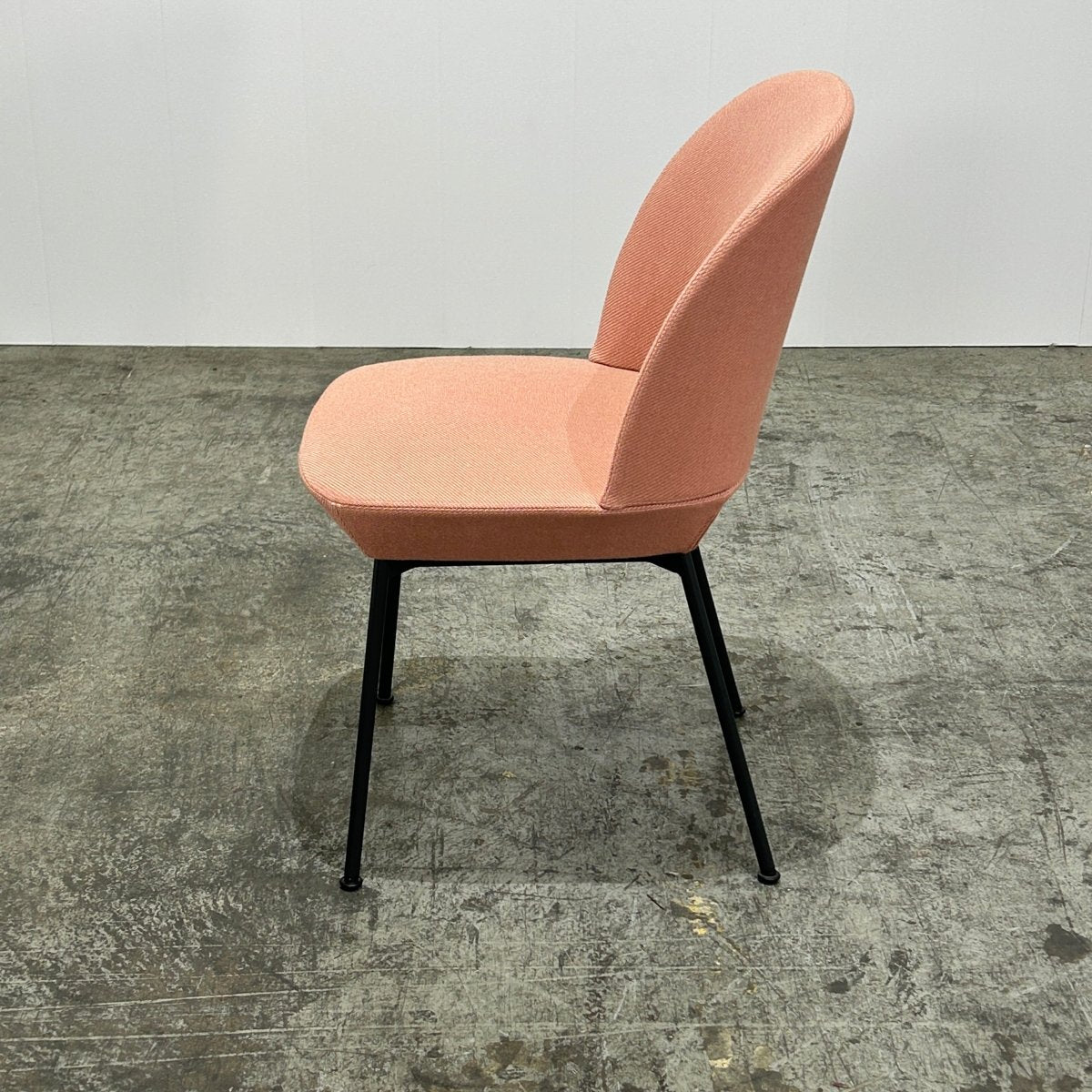 Muuto Salmon Oslo Side Chair by Anderssen and Voll @ REHAUS