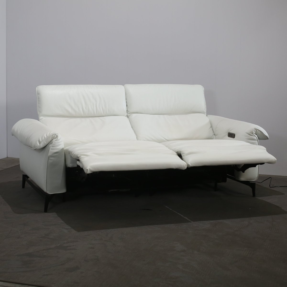 Natuzzi Editions Leggiadro Sofa @ REHAUS