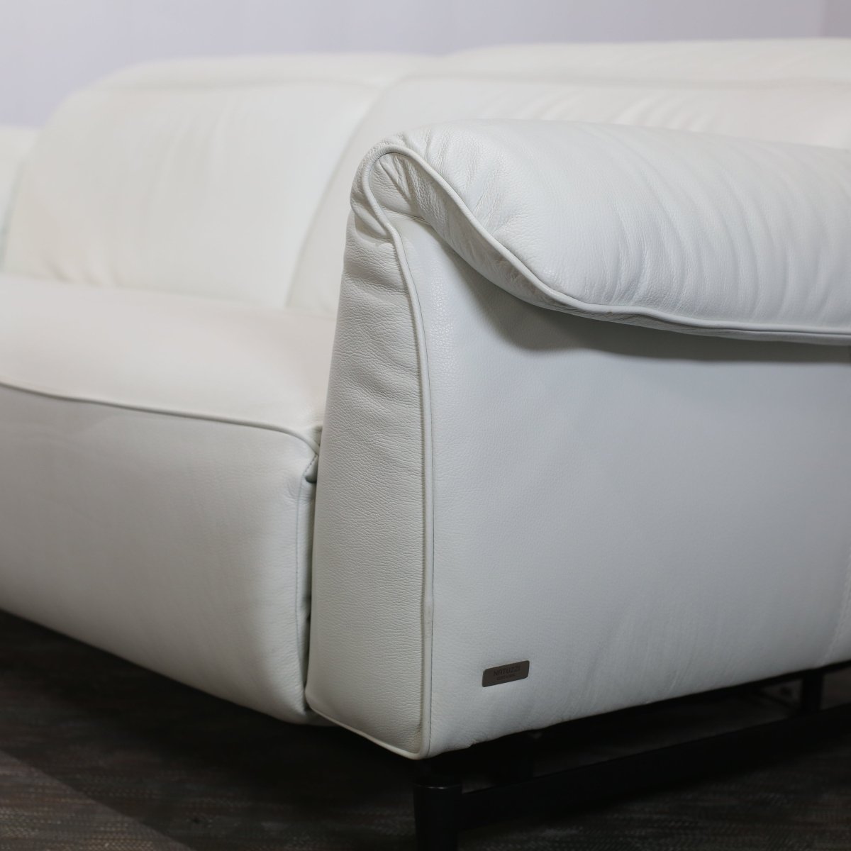 Natuzzi Editions Leggiadro Sofa @ REHAUS