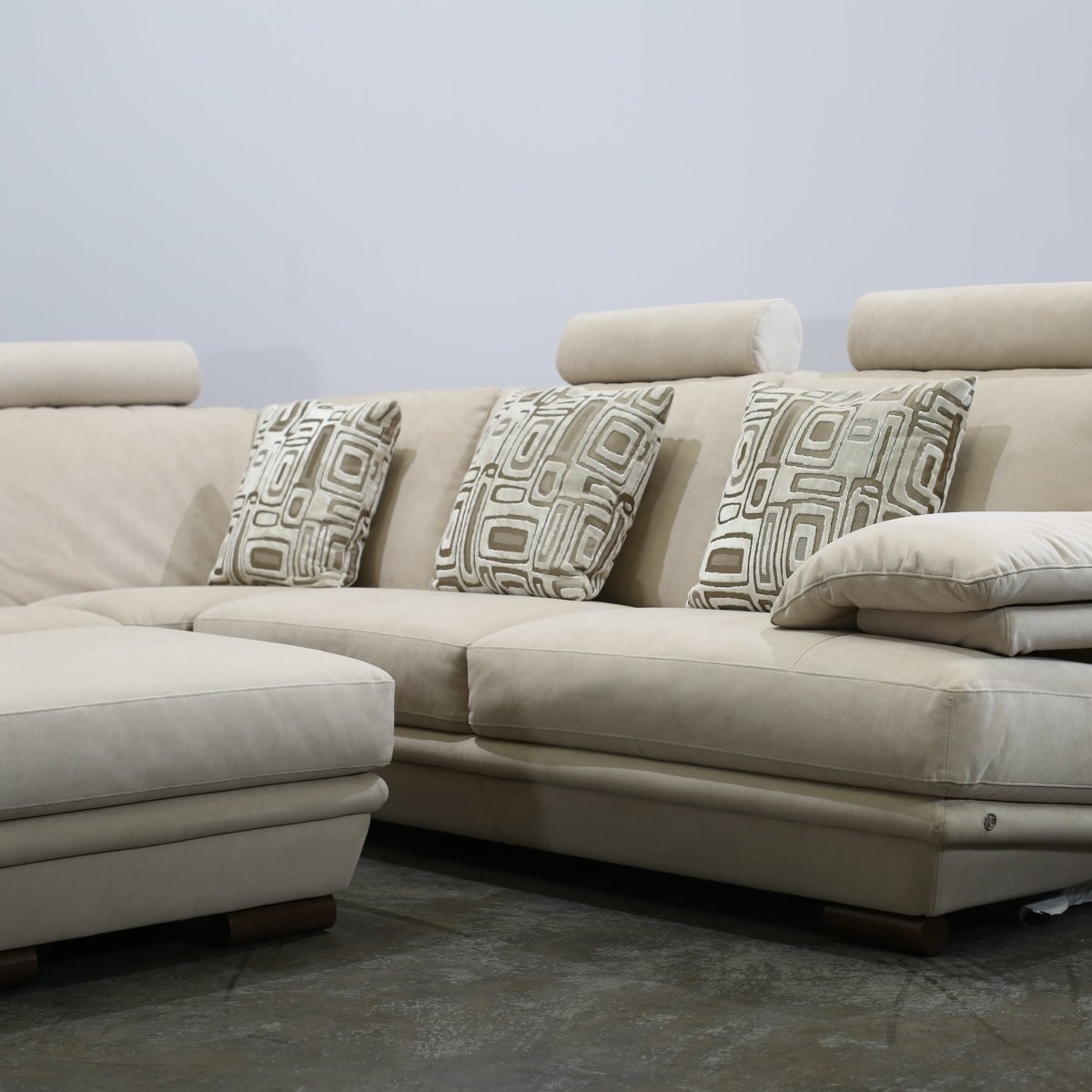 Natuzzi Plaza Large Sectional Sofa @ REHAUS