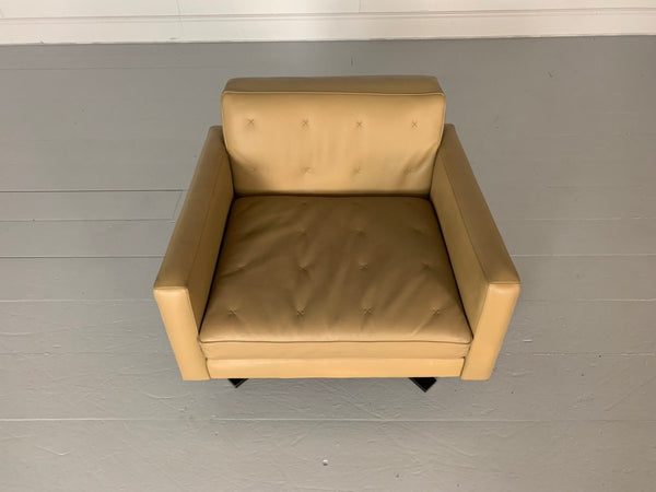 Poltrona Frau Kennedee Armchair - In Caramel Pelle Frau SC Leather @ REHAUS