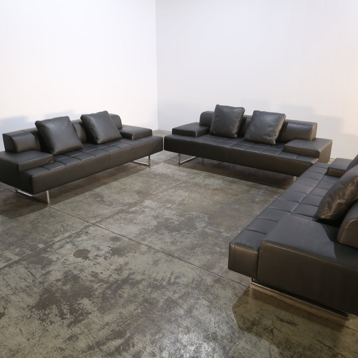 Poltrona Frau Quadra Sofa by Studio Cerri & Associates @ REHAUS