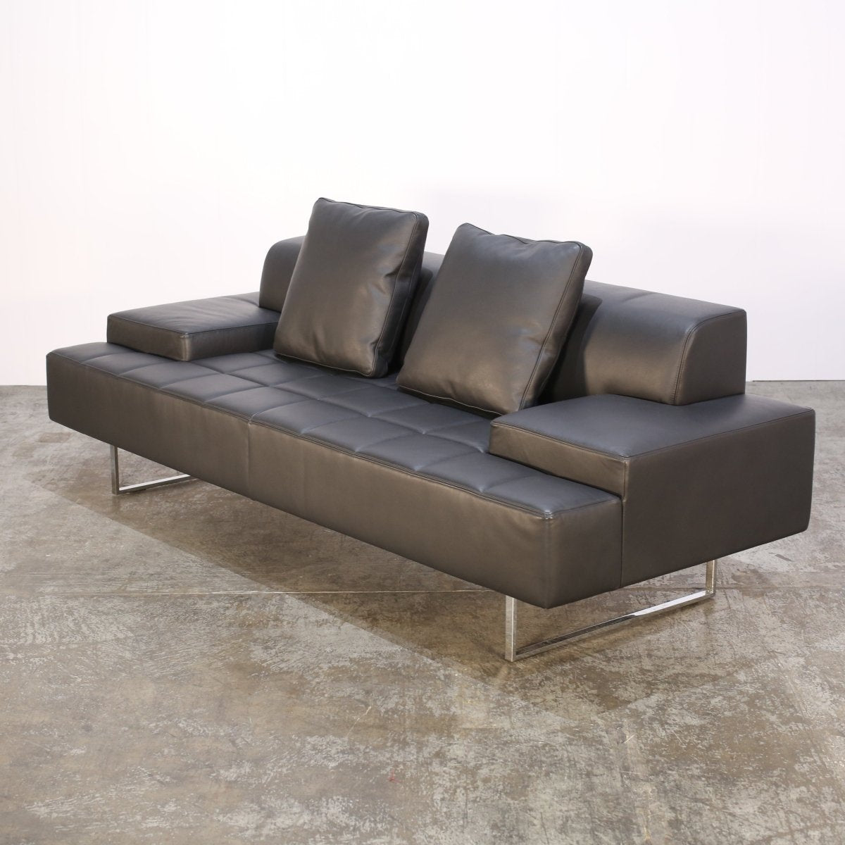 Poltrona Frau Quadra Sofa by Studio Cerri & Associates @ REHAUS