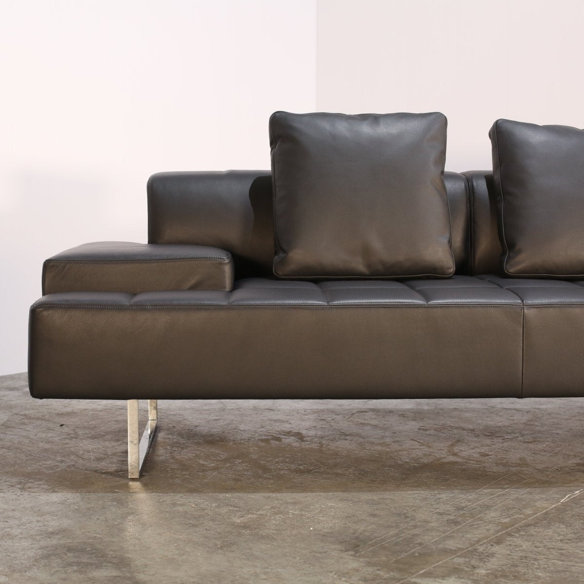 Poltrona Frau Quadra Sofa by Studio Cerri & Associates @ REHAUS