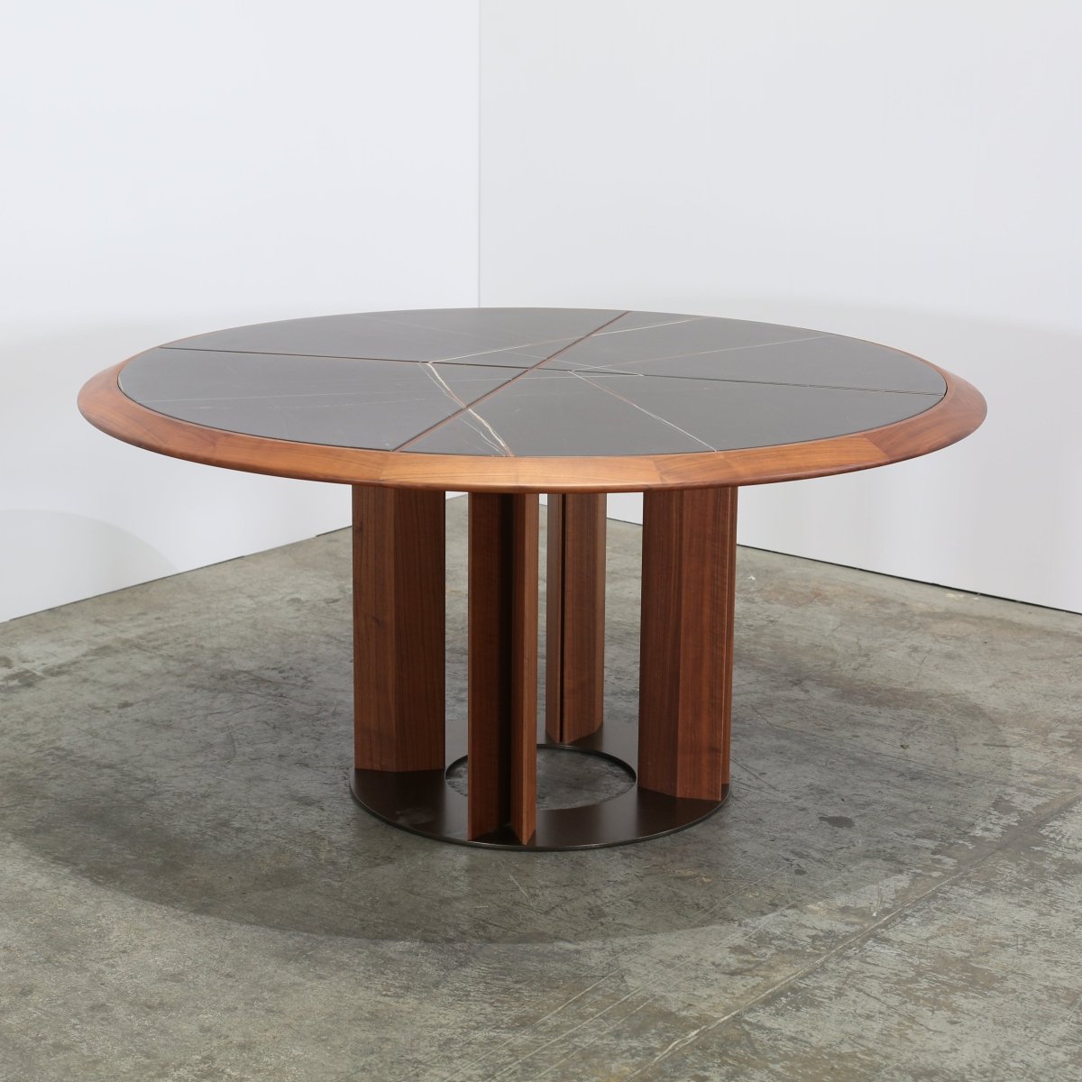 Porada Thayl Dining Table by Gabriele & Oscar Buratti @ REHAUS