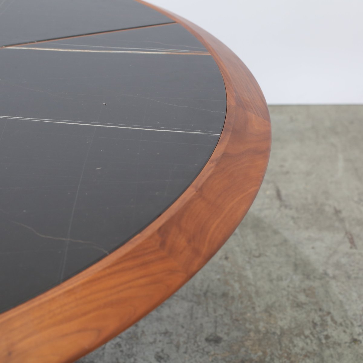 Porada Thayl Dining Table by Gabriele & Oscar Buratti @ REHAUS