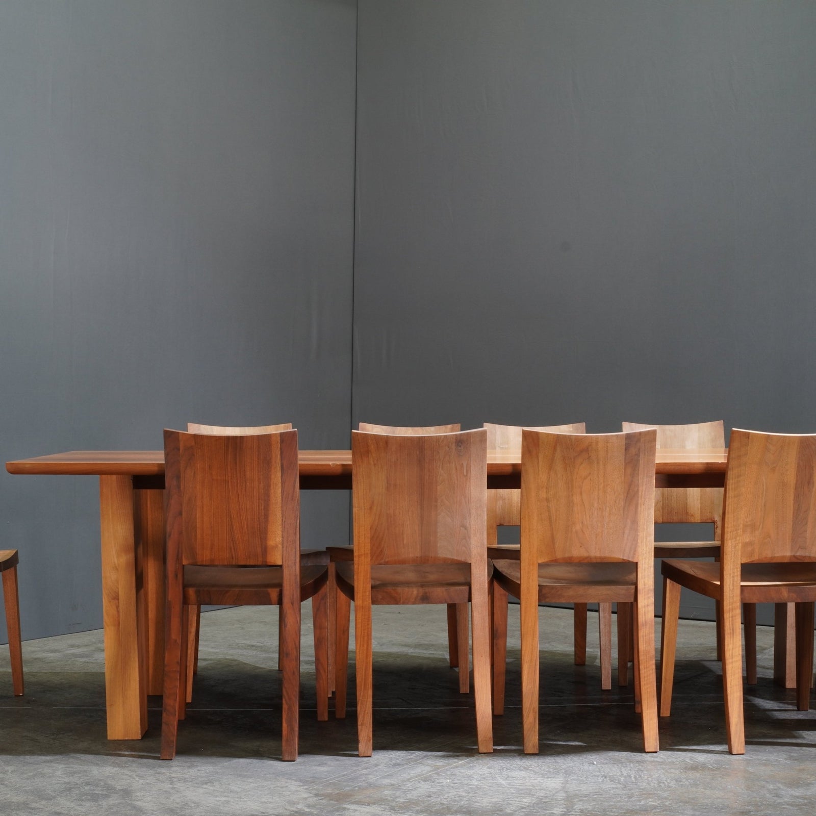 Riva 1920 Walnut Dining Room Table - REHAUS - Riva 1920