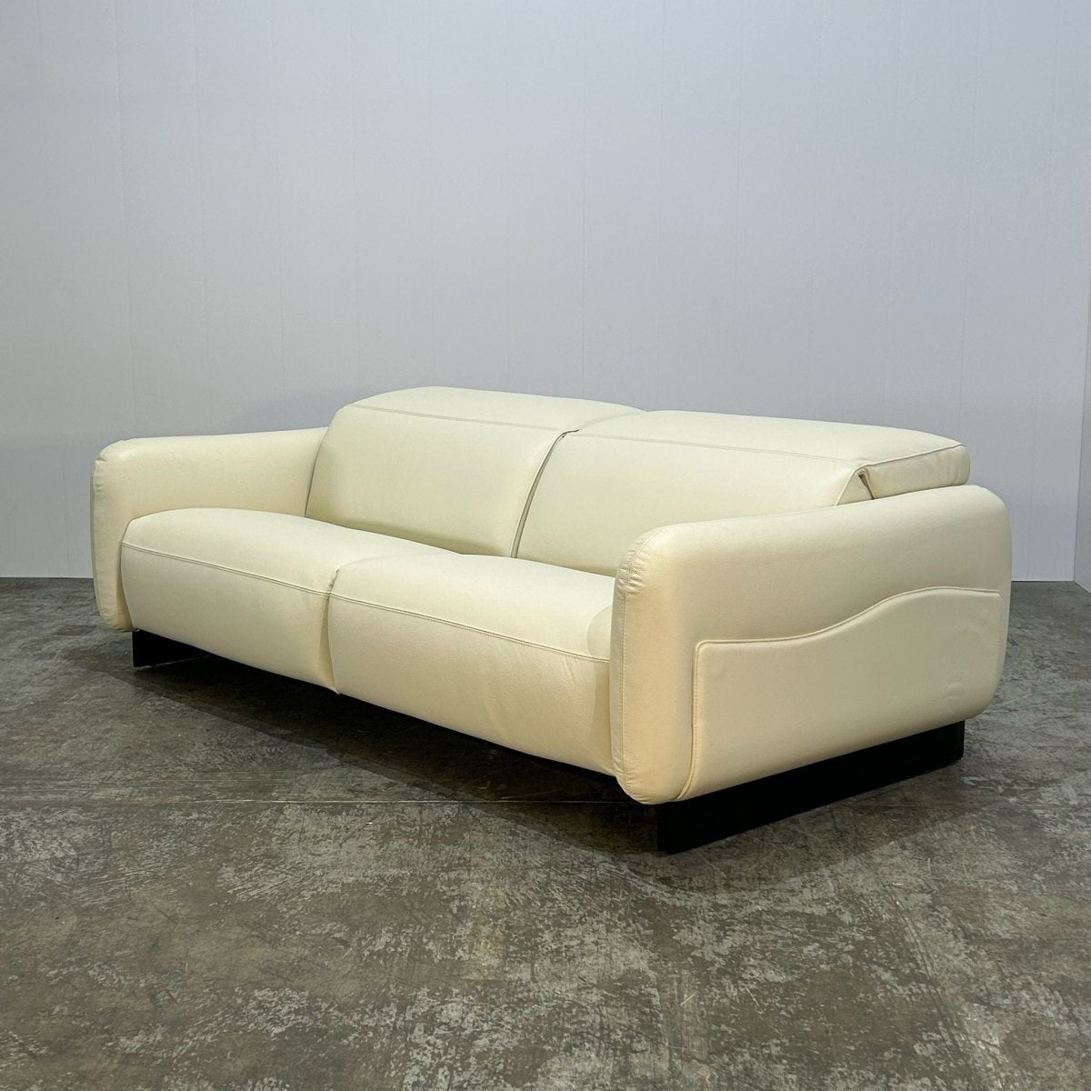 Roche Bobois Opale Leather Sofa by Maurizio Manzoni @ REHAUS
