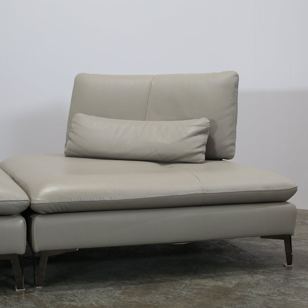Roche Bobois Scenario Leather Ottoman @ REHAUS