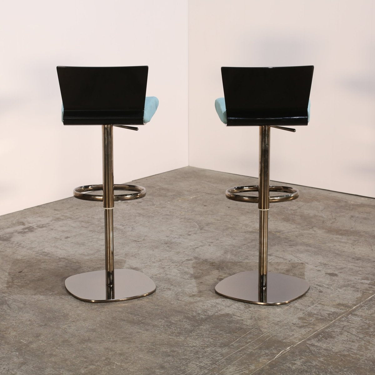 Roche Bobois Ublo Stool by Sacha Lakic @ REHAUS
