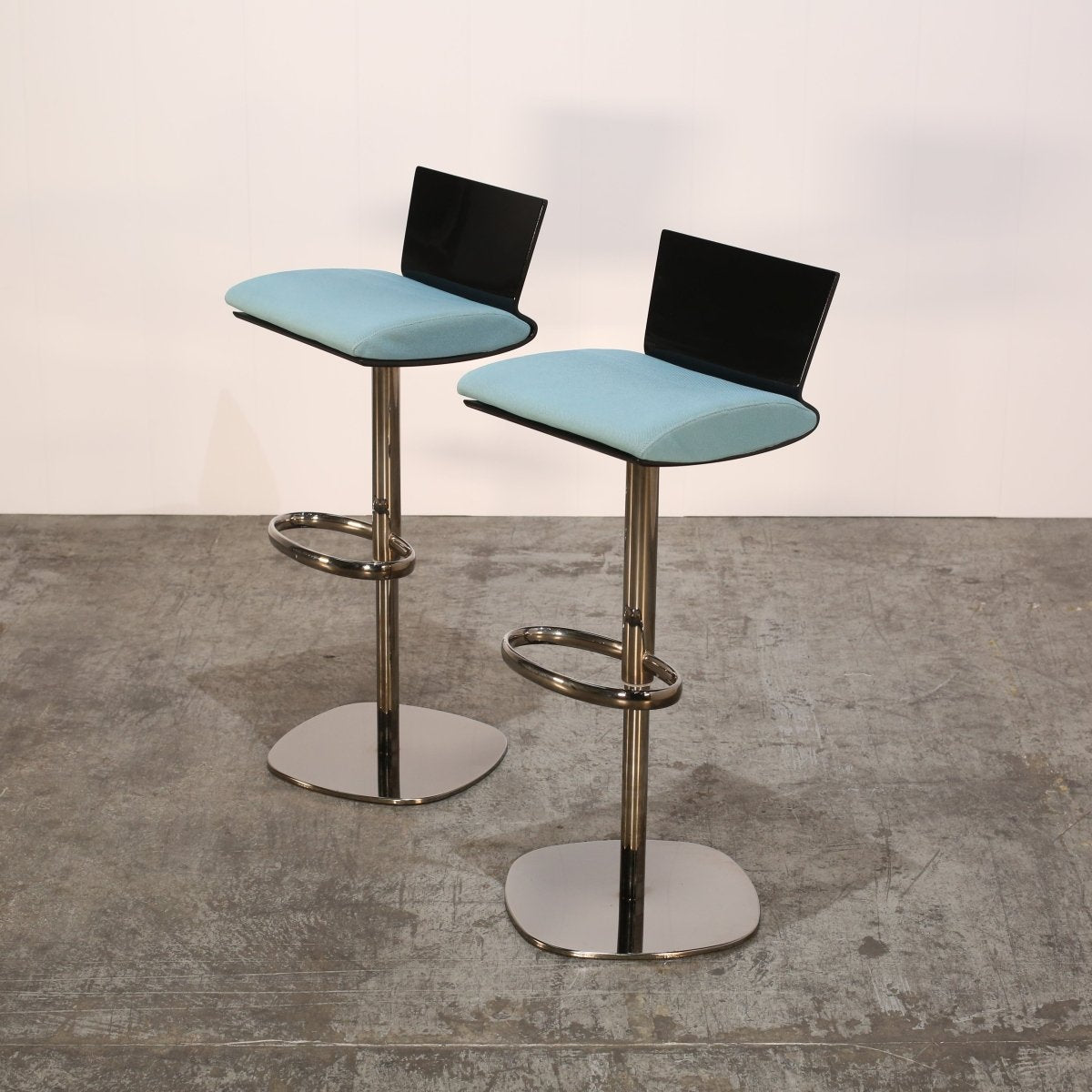 Roche Bobois Ublo Stool by Sacha Lakic @ REHAUS